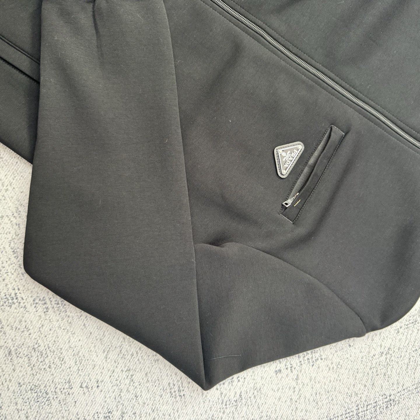 Prada 25SS Black Zip-Up Jacket with Triangle Logo - Stylish & Comfortable 6 i1760891670595 5380 0 5