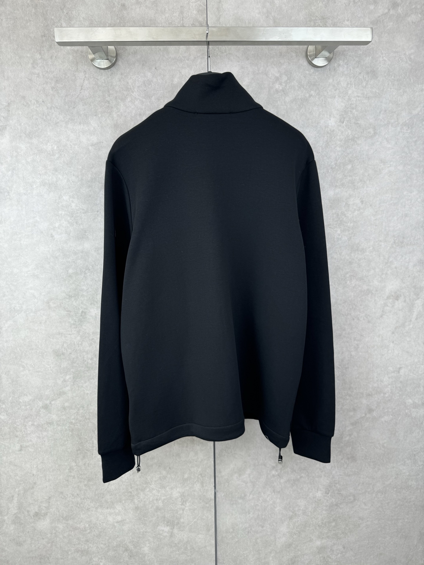 Prada 25SS Black Zip-Up Jacket with Triangle Logo - Stylish & Comfortable 2 i1760891670691 5805 0 1