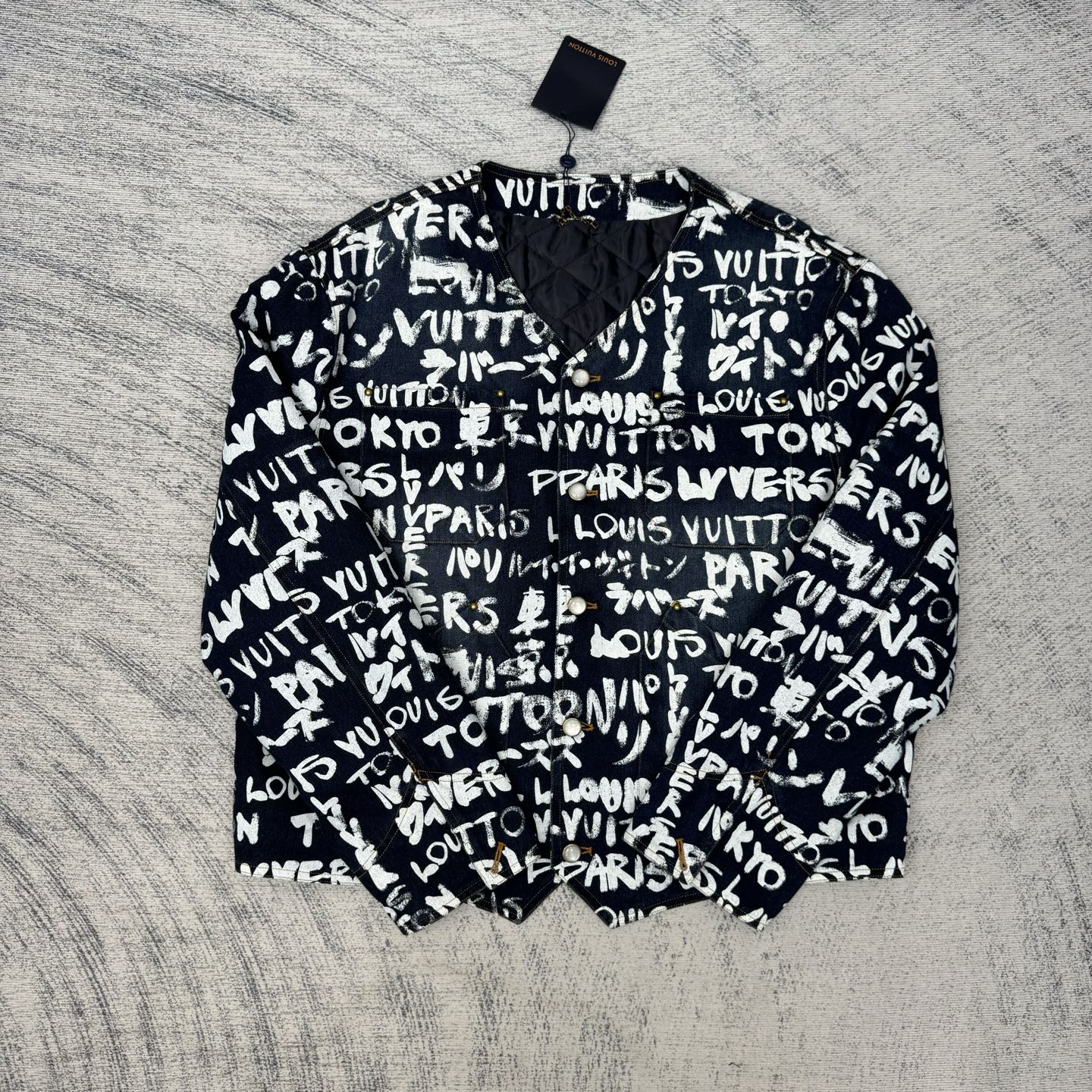 1v 25FW 新款牛仔套装外套
SIZE 46/48/50/112 💰p385