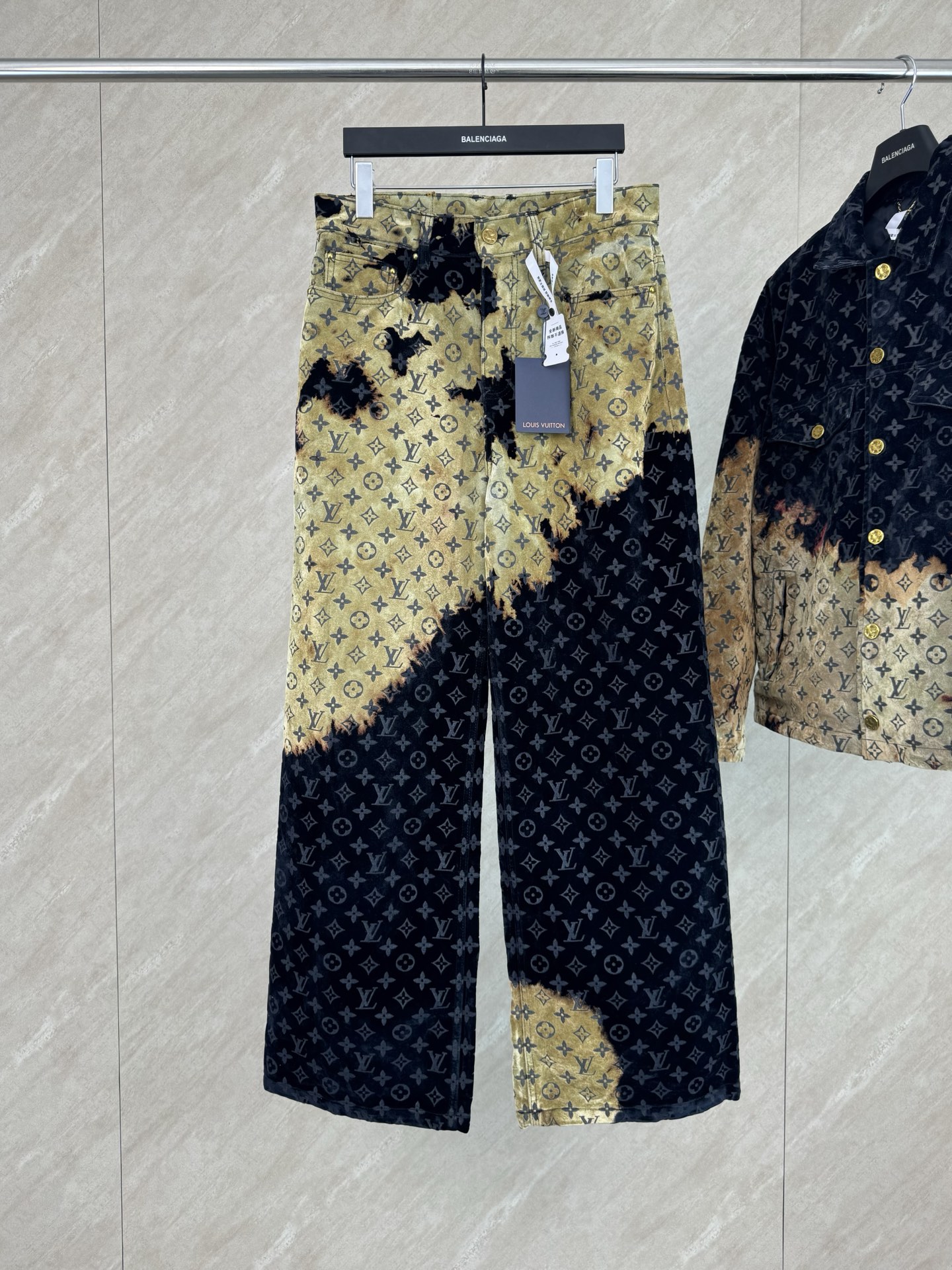 P385 1v jeans sueltos con patrón de nube de fuego descolorido talla 30 32 34 36