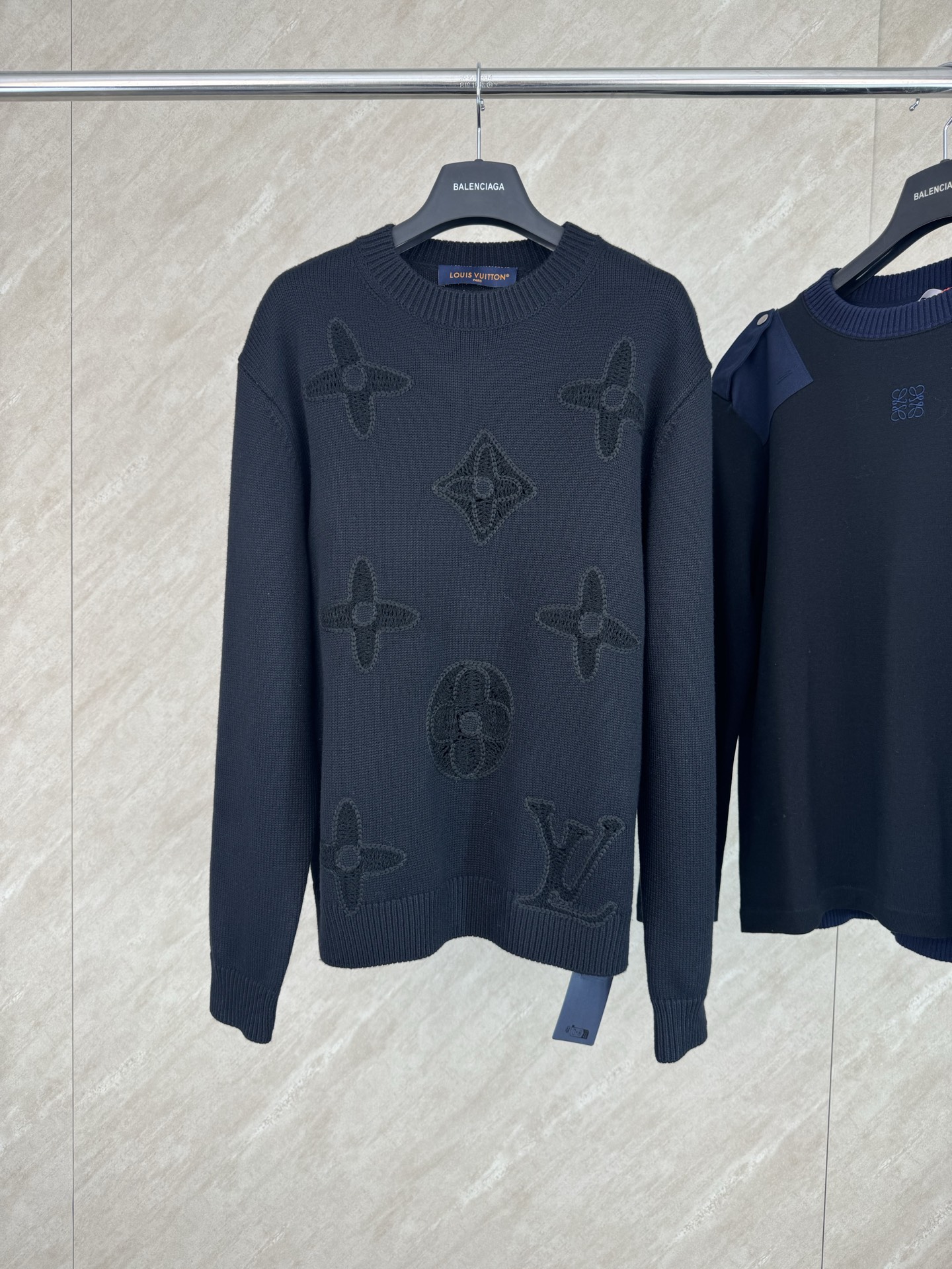 P245 1v 26SS suéter jacquard con patrón oscuro talla s m l xl 1. Tejido mezclado de lana y cachemira: seleccione materi…