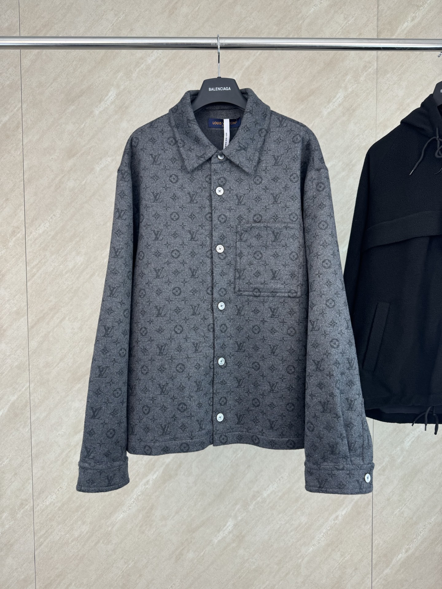 P475 1v 25SS Chaqueta de botonadura sencilla estilo camisa de doble faz talla 46 48 50 52 Este producto viene con bolsa…