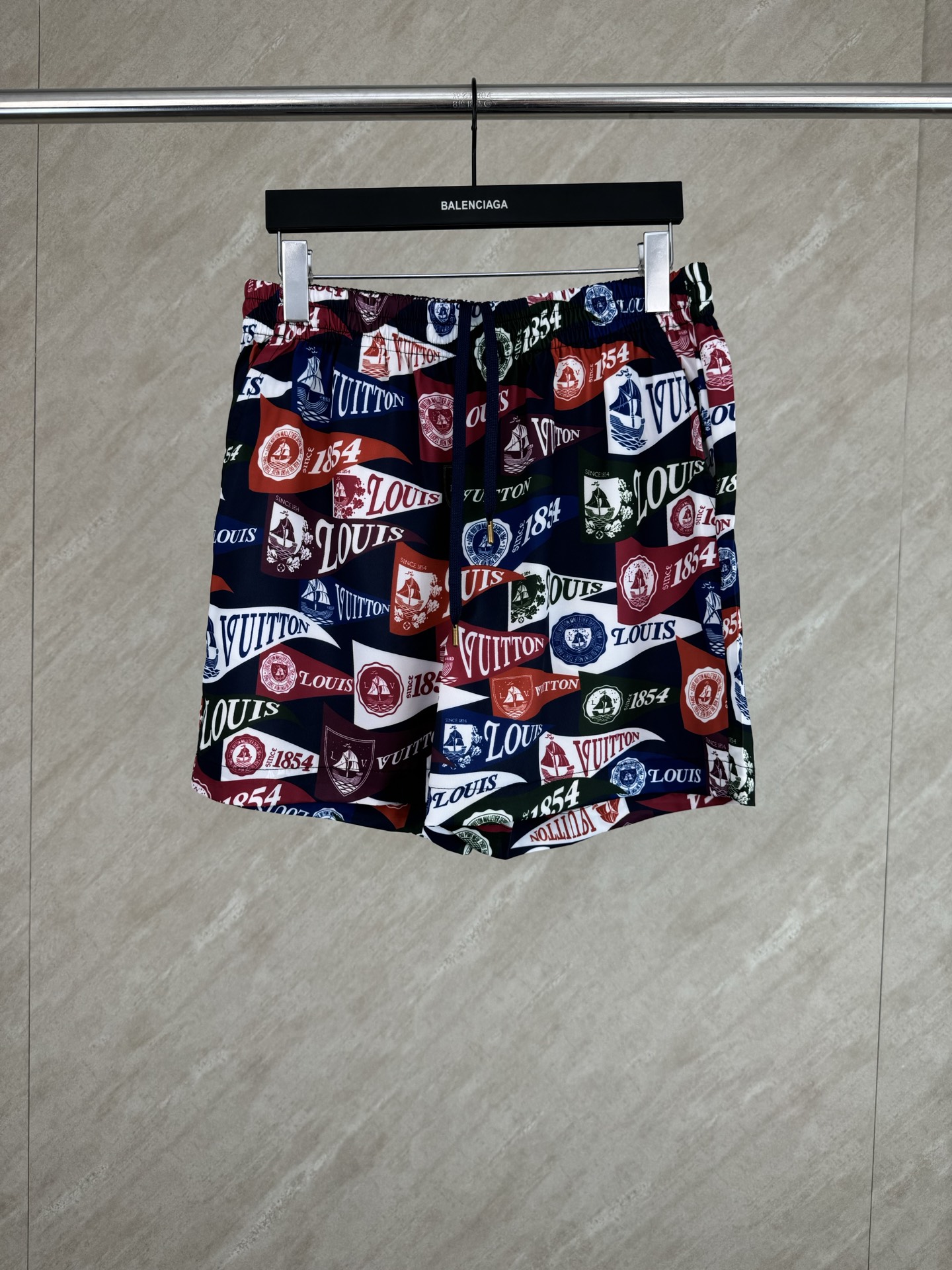 P155 1V SS26 shorts de playa con estampado integral de la serie cápsula Talla: 46/48/50/52