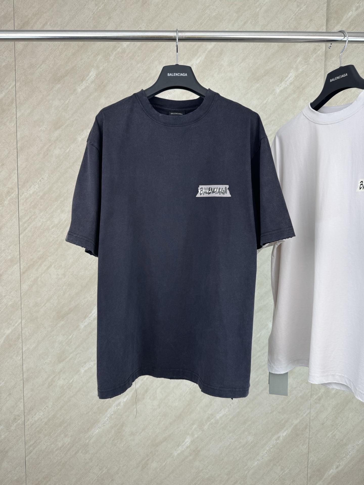 Balenciaga BALENCIAGA 巴黎世家 26SS做旧褪色圆领短袖T恤