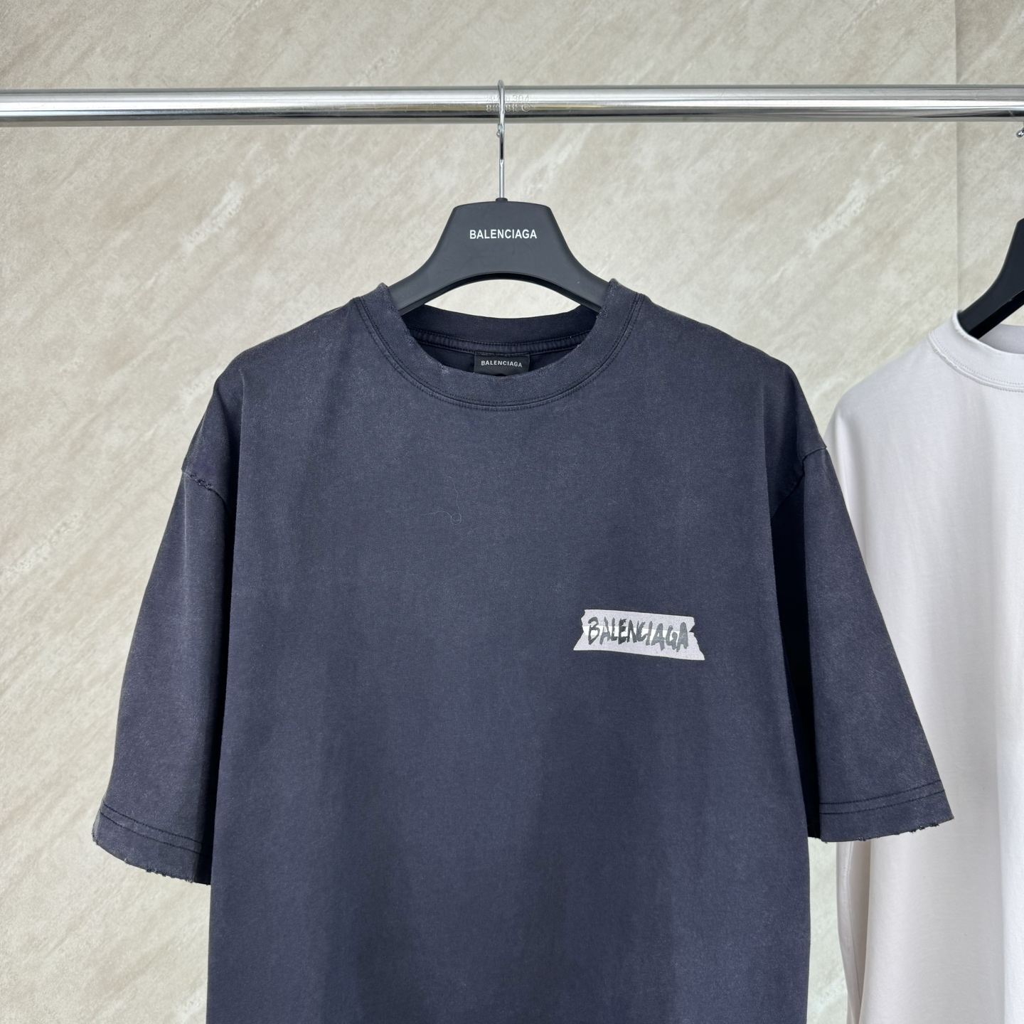 Balenciaga BALENCIAGA 巴黎世家 26SS做旧褪色圆领短袖T恤