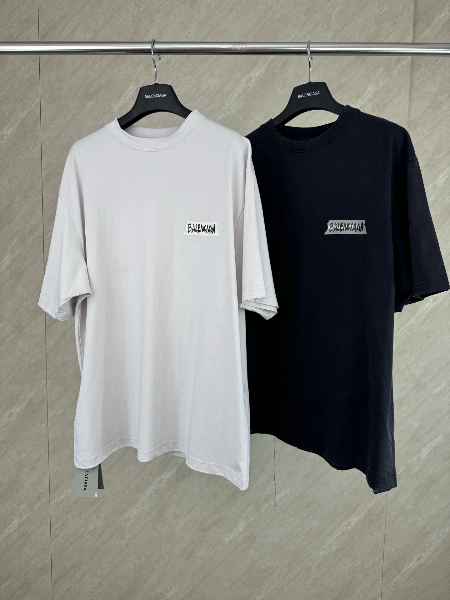 Balenciaga BALENCIAGA 巴黎世家 26SS做旧褪色圆领短袖T恤