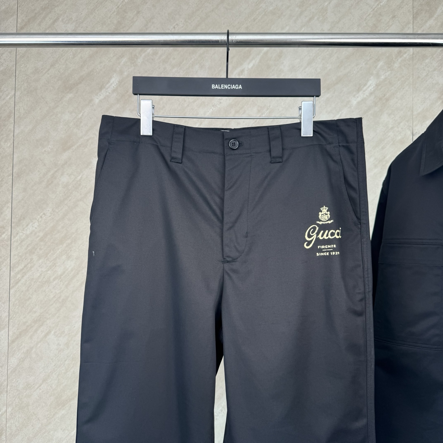 Gucci Gucci 古奇 SS26 字母皇冠标识印花斜纹布直筒裤