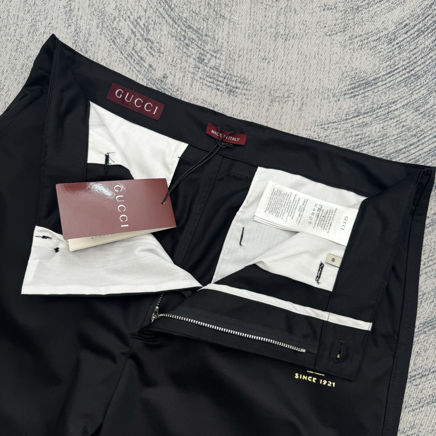 Gucci Gucci 古奇 SS26 字母皇冠标识印花斜纹布直筒裤