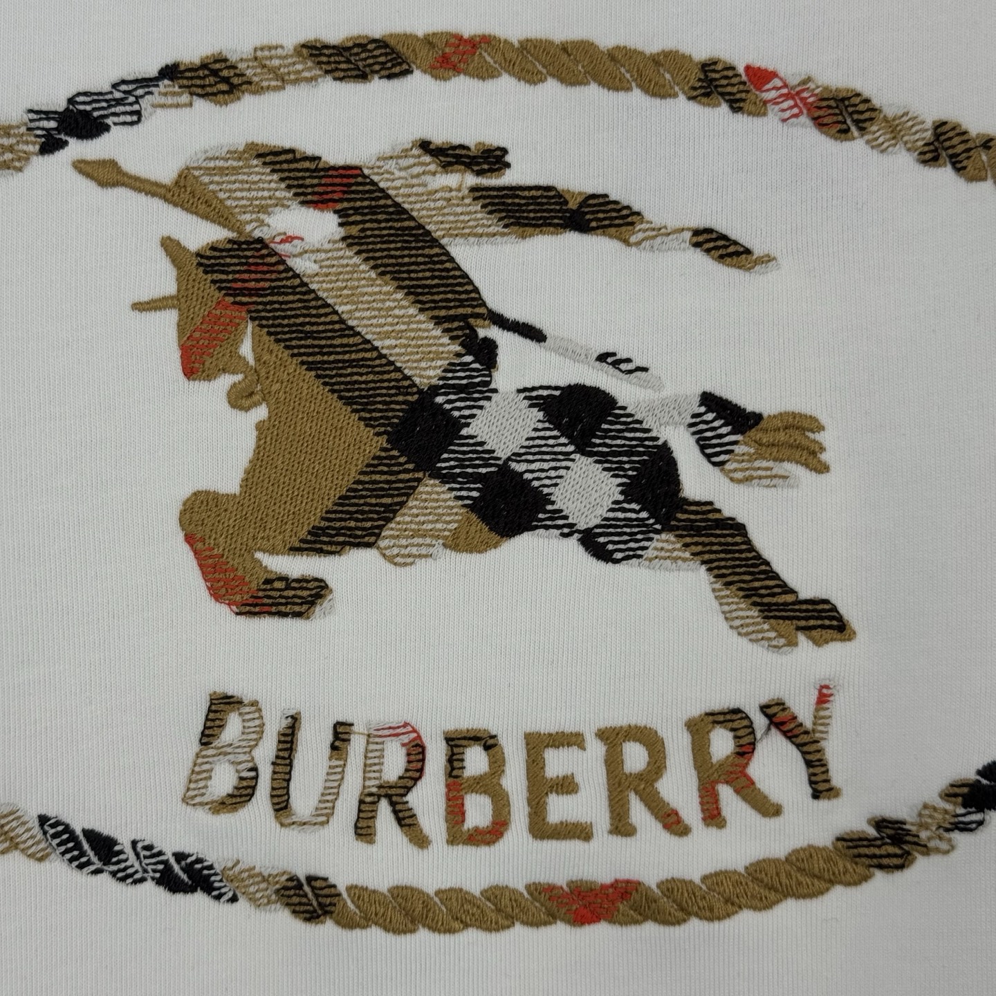 Burberry Burberry 巴宝莉 SS26 格纹骑士马术印章刺绣圆领短袖T恤