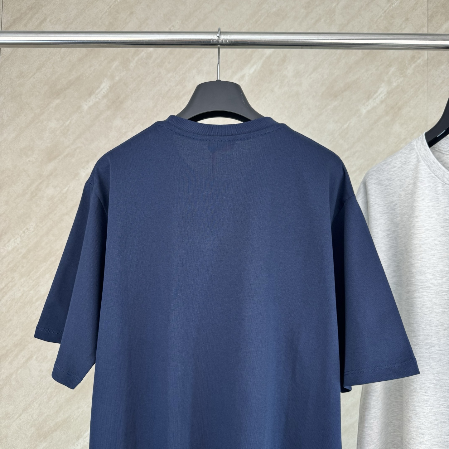 Celine Celine 赛琳 SS26 凯旋门字母标识刺绣短袖T恤