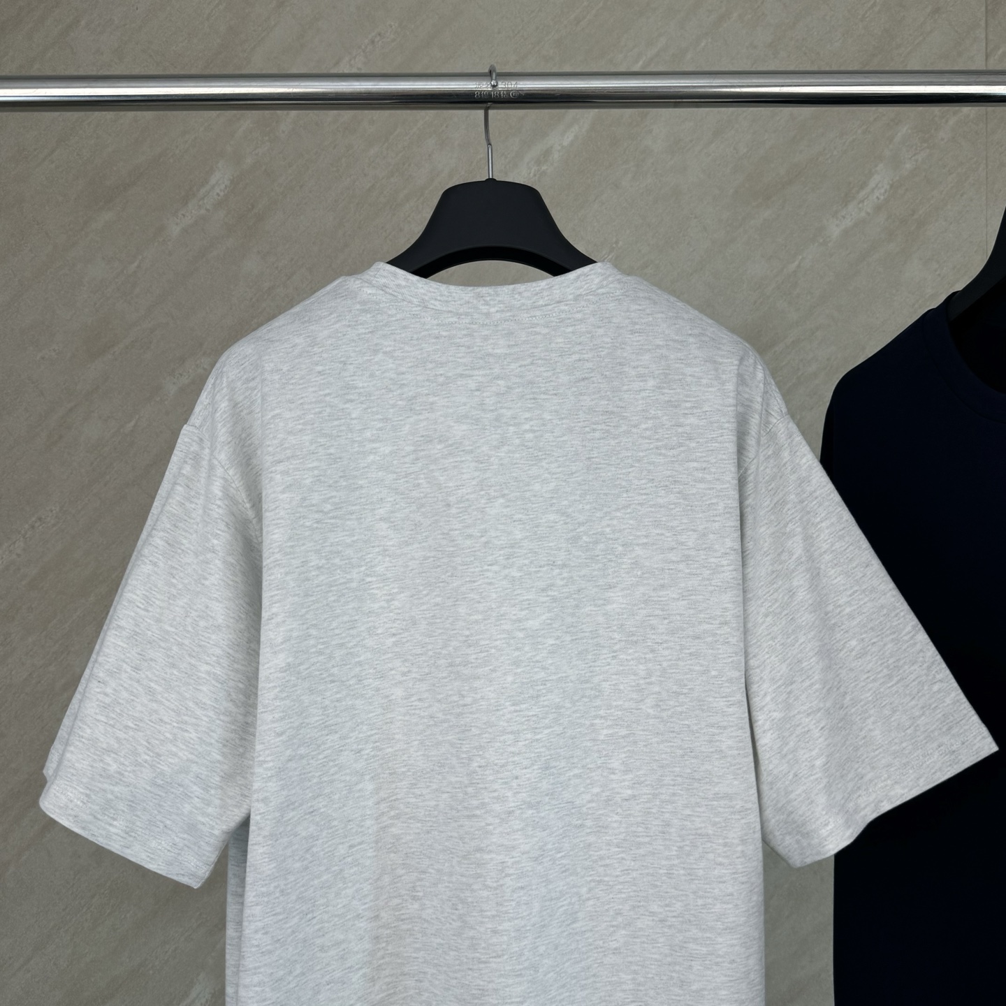 Celine Celine 赛琳 SS26 凯旋门字母标识刺绣短袖T恤