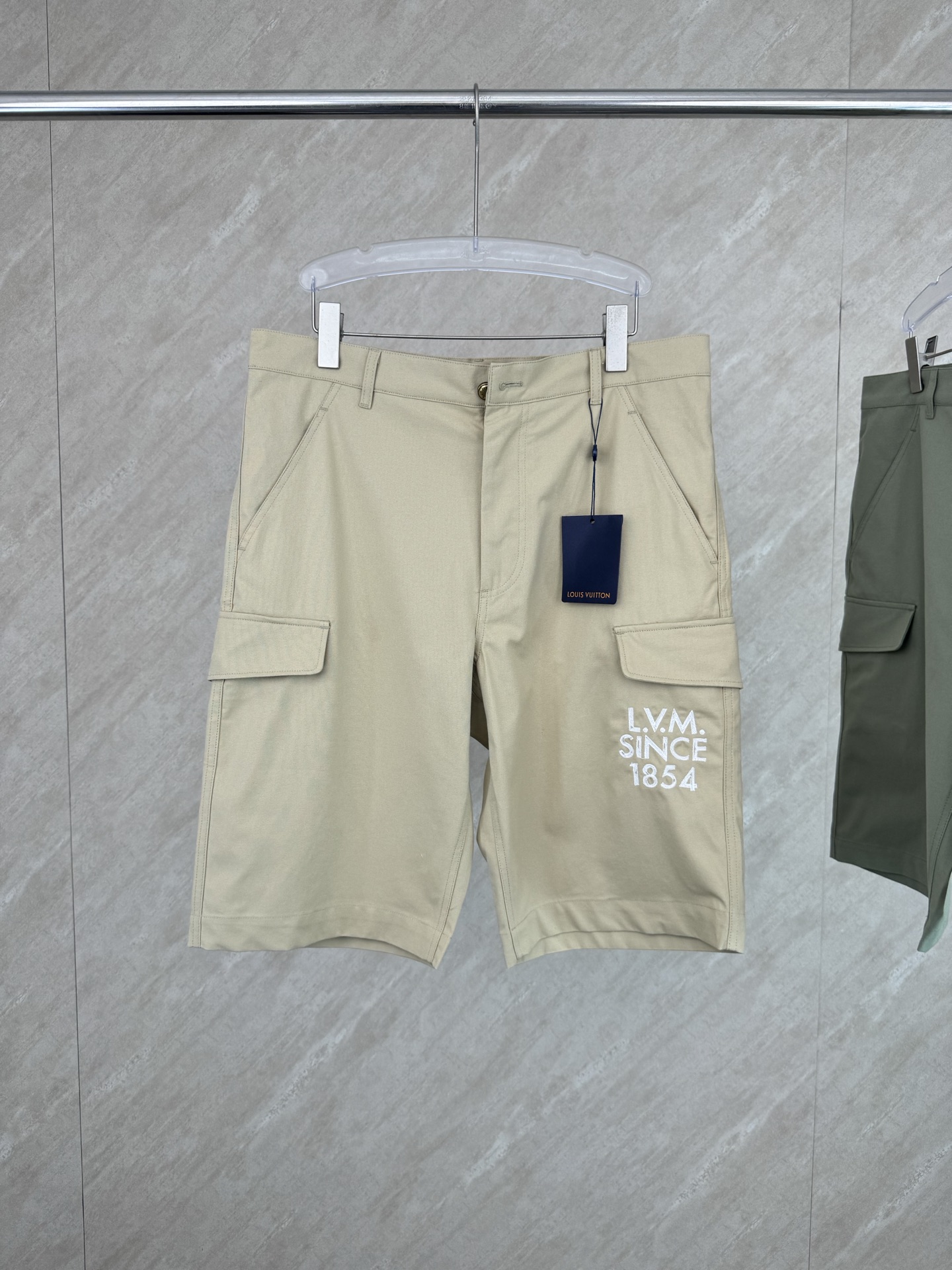 P205 1v SS26 Pantalones cortos de trabajo con bordado de logotipo 1854 Talla: S/M/L/XL Bolsillo trasero derecho con eti…