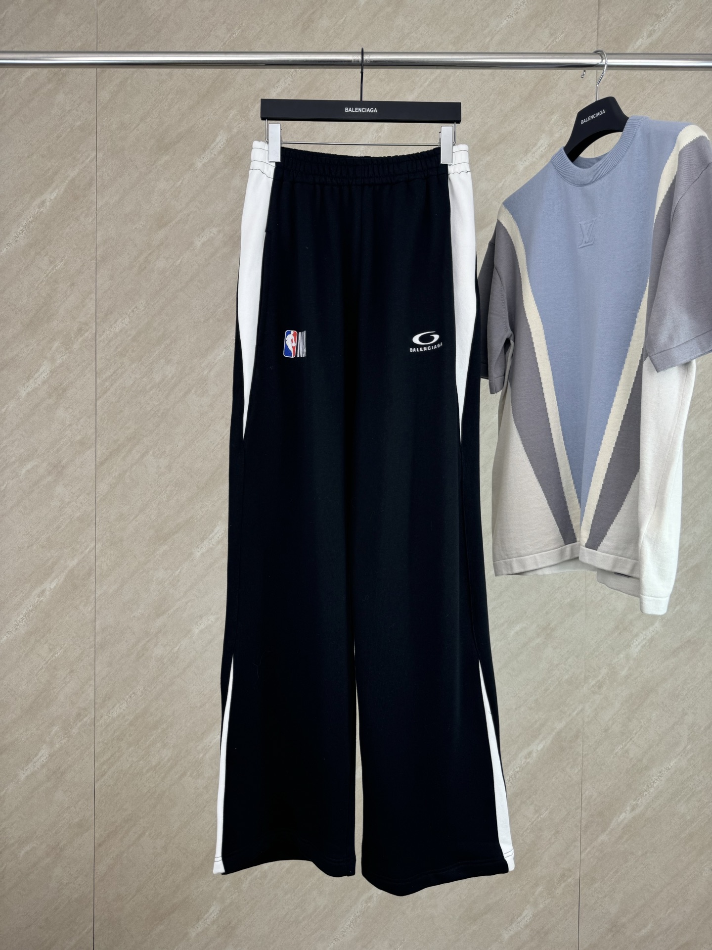 Balenciaga 巴黎世家 BLCG × NBA SS26 联名运动卫裤