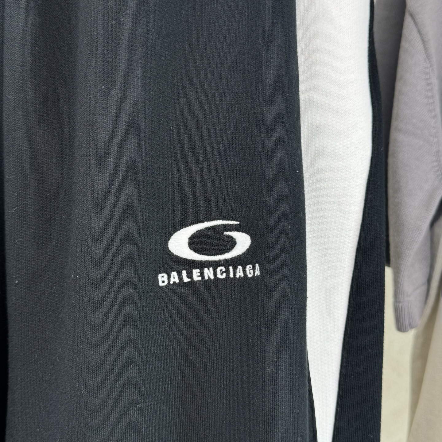 Balenciaga 巴黎世家 BLCG × NBA SS26 联名运动卫裤
