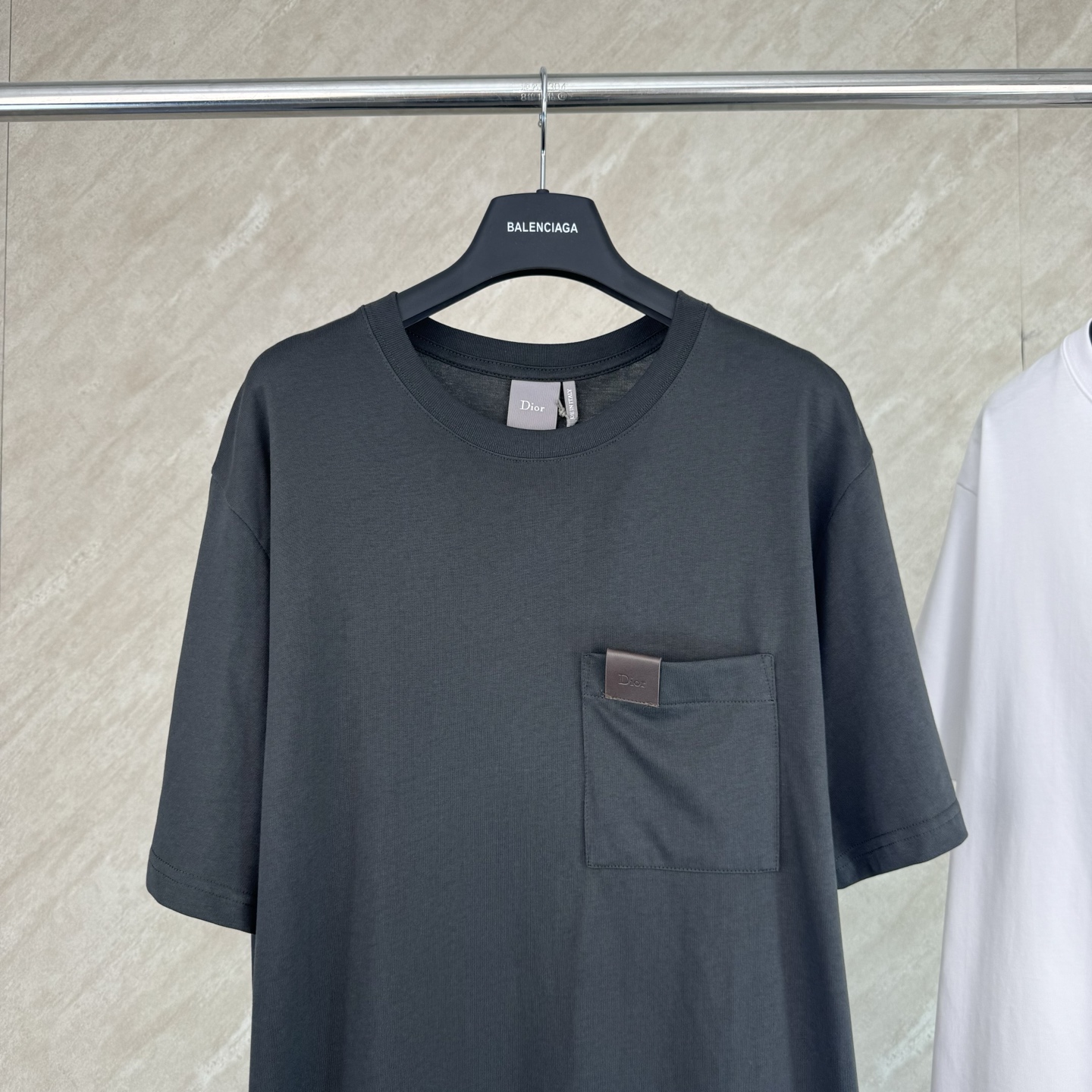 Dior Dior 迪奥 SS26 做旧皮标口袋短袖T恤
