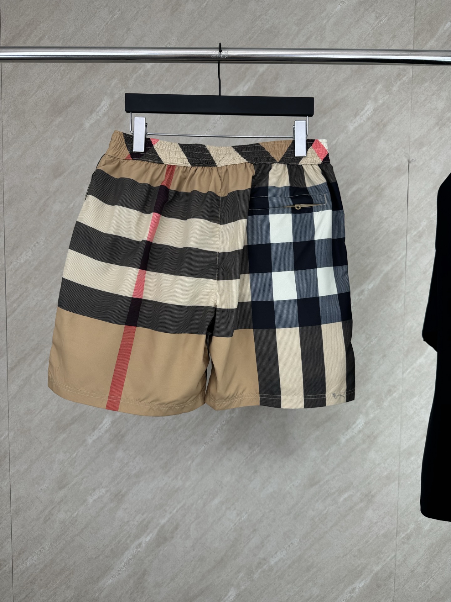 Burberry Burberry 巴宝莉 25SS春夏新款 格纹短裤