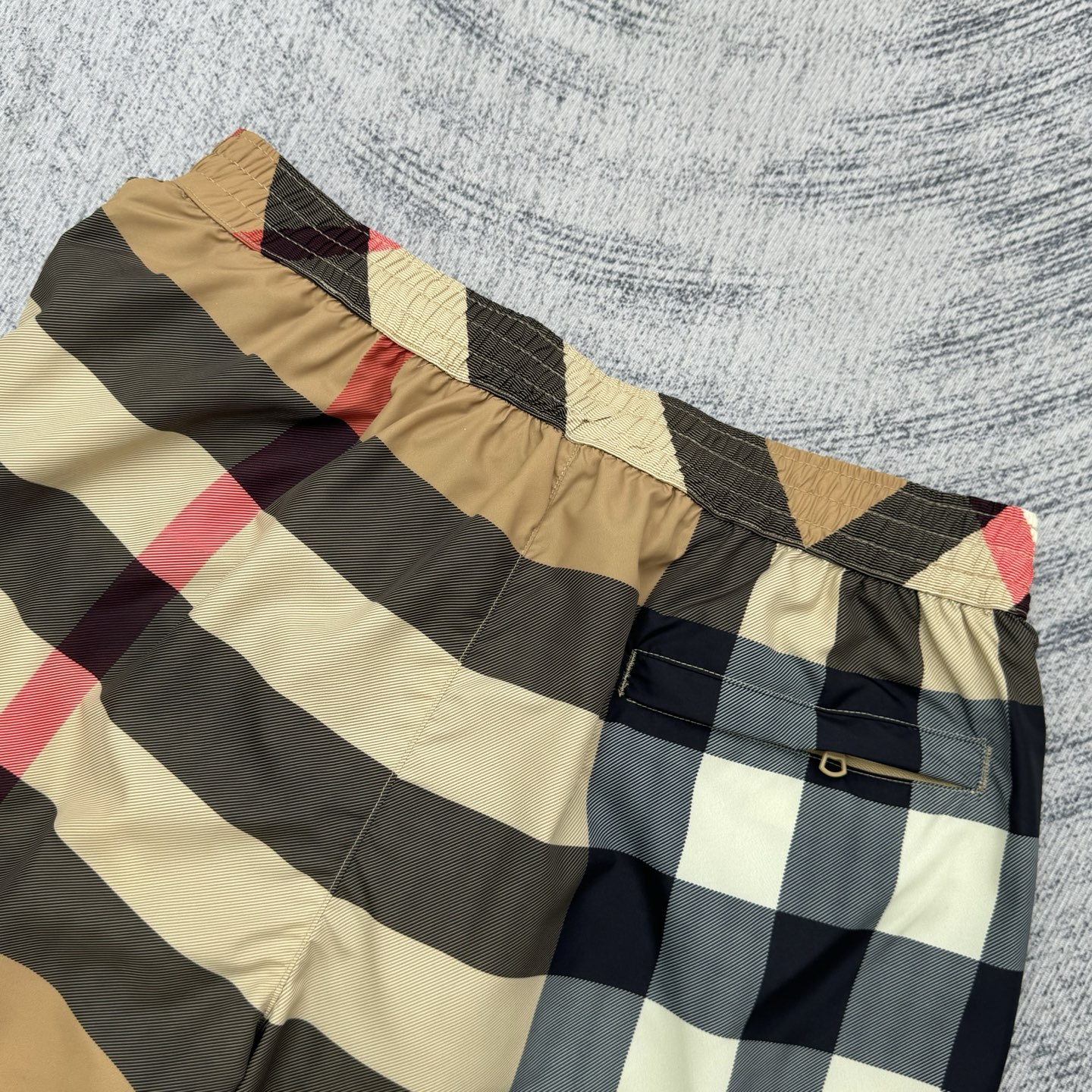 Burberry Burberry 巴宝莉 25SS春夏新款 格纹短裤