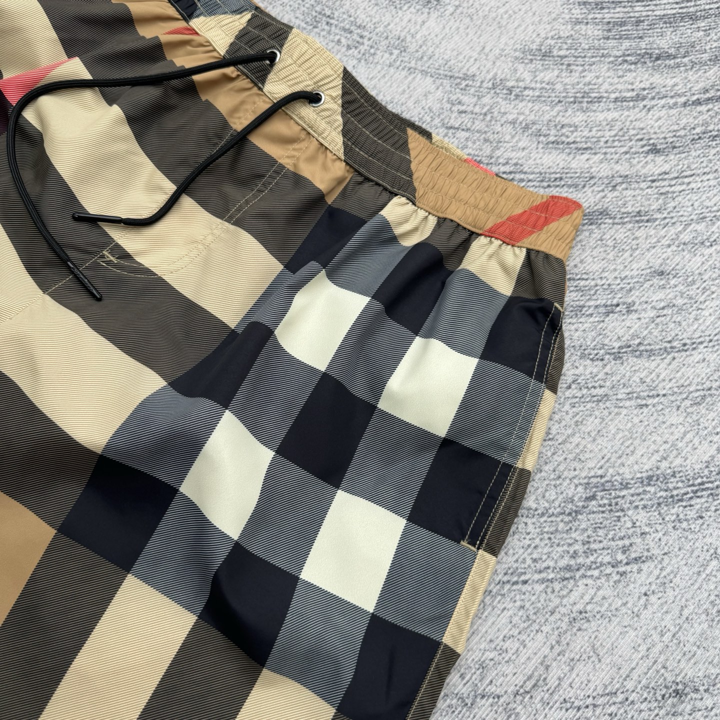 Burberry Burberry 巴宝莉 25SS春夏新款 格纹短裤