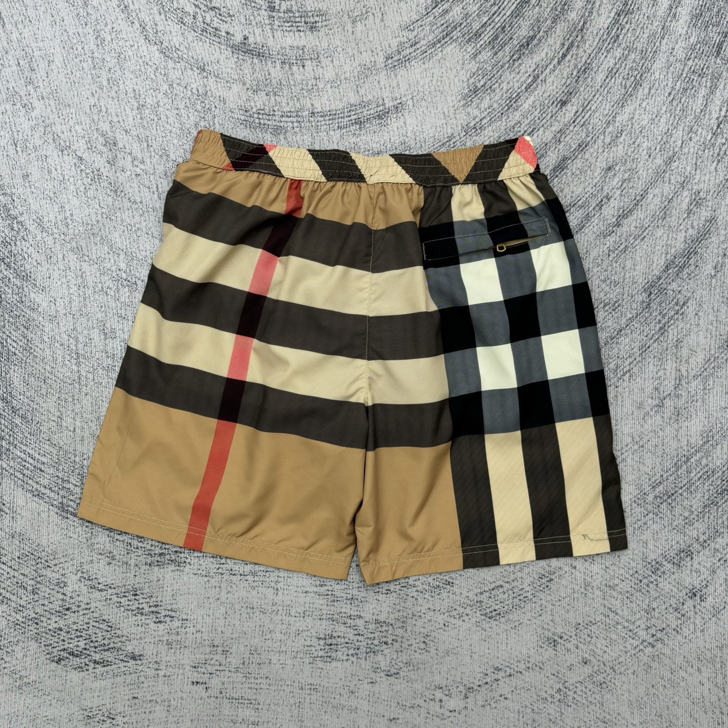 Burberry Burberry 巴宝莉 25SS春夏新款 格纹短裤