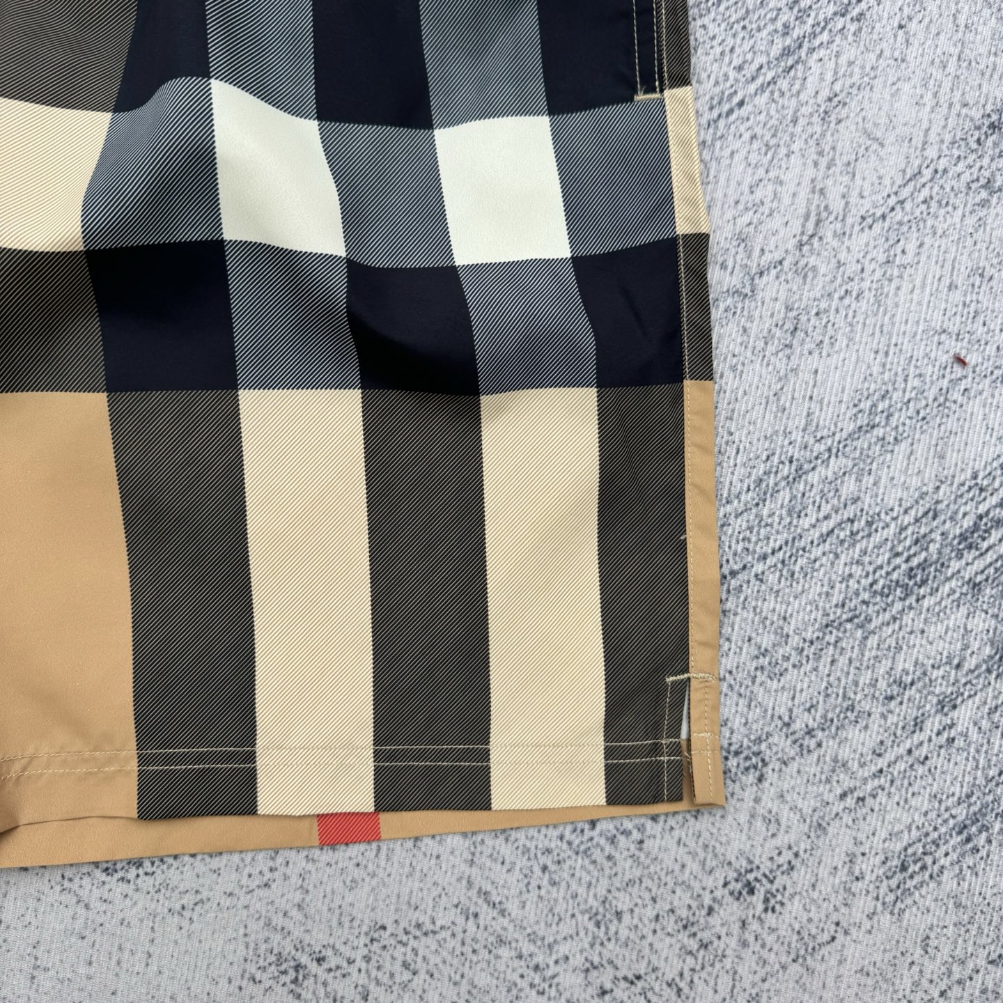 Burberry Burberry 巴宝莉 25SS春夏新款 格纹短裤