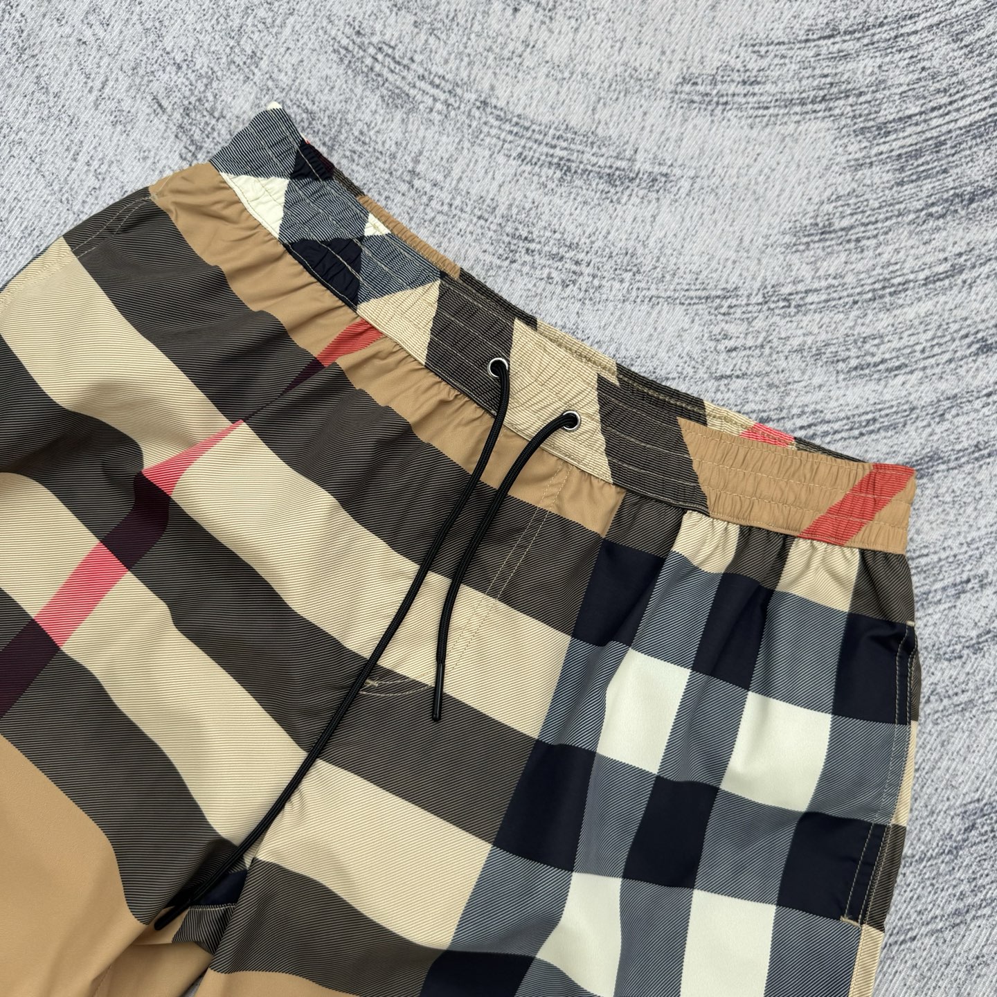 Burberry Burberry 巴宝莉 25SS春夏新款 格纹短裤