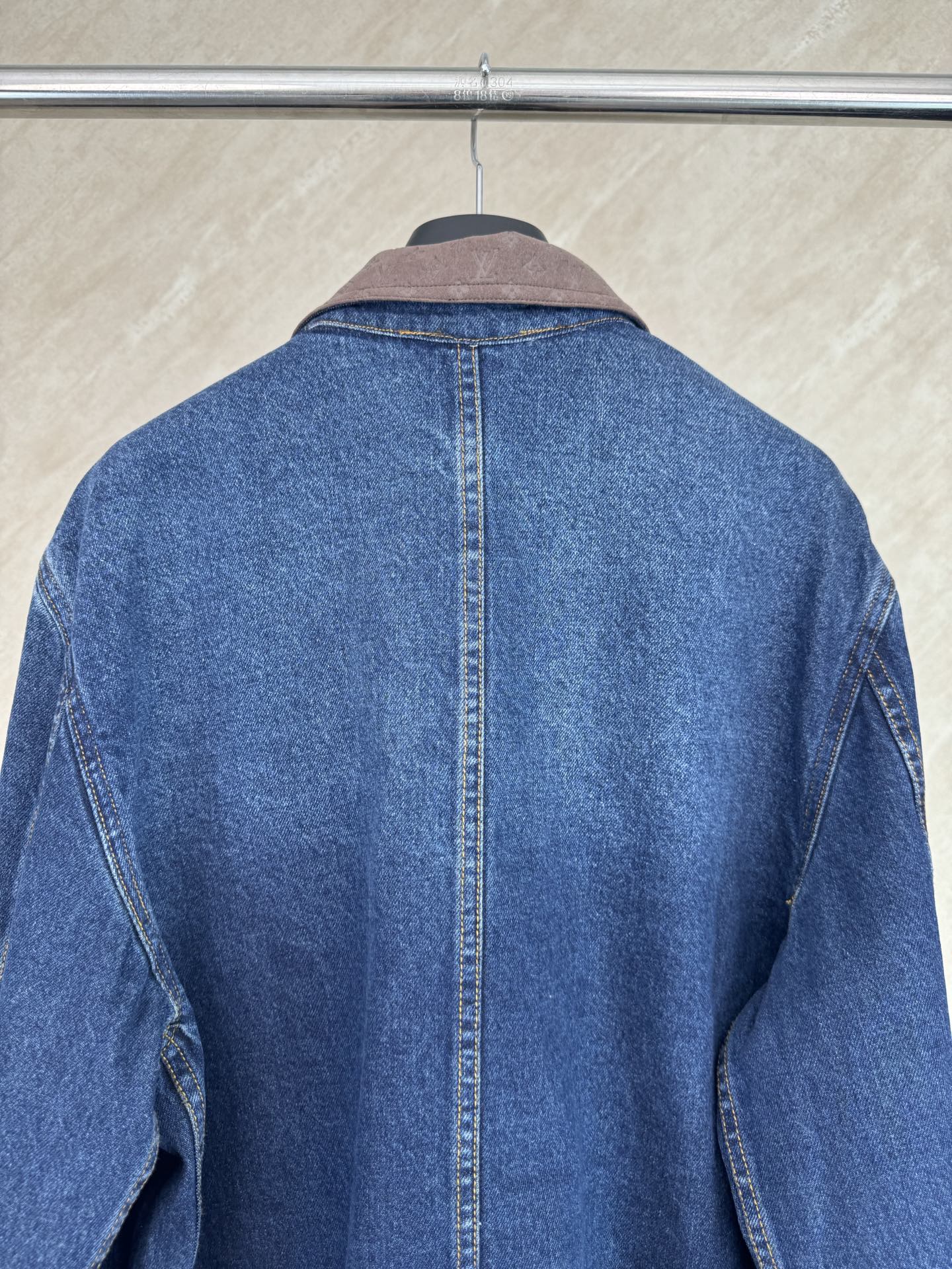 Louis Vuitton 1v 老花皮质拼接袖口翻领牛仔夹克外套