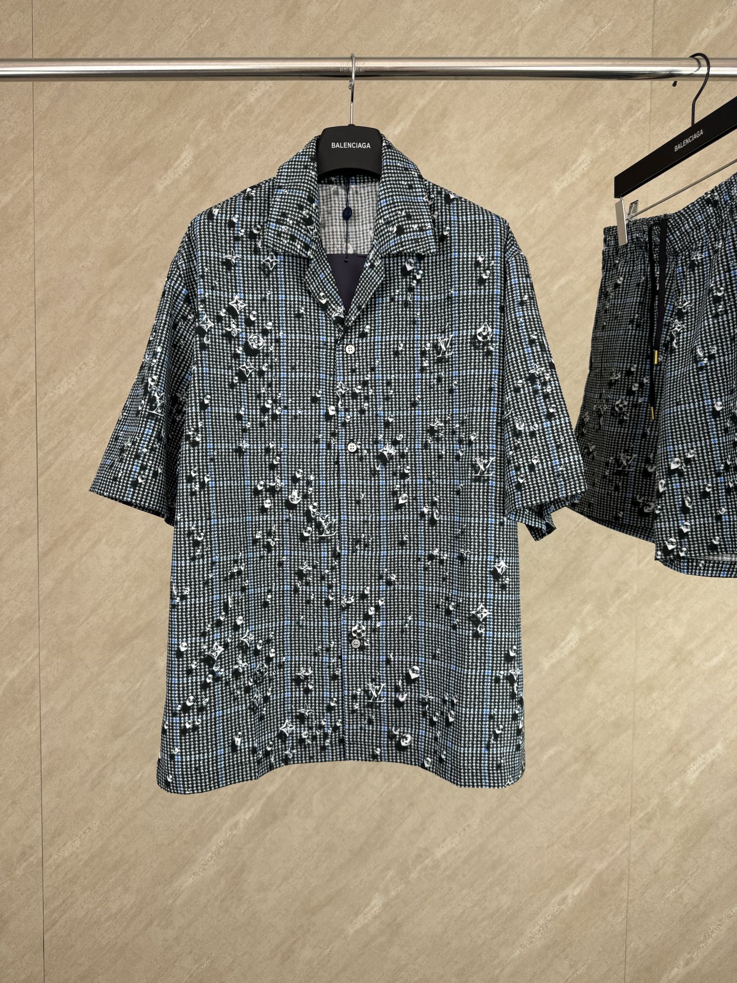 P185 1v Camisa de cuadros de manga corta con cuello solapa, nueva temporada primavera-verano 2026, tallas S M L XL. El …