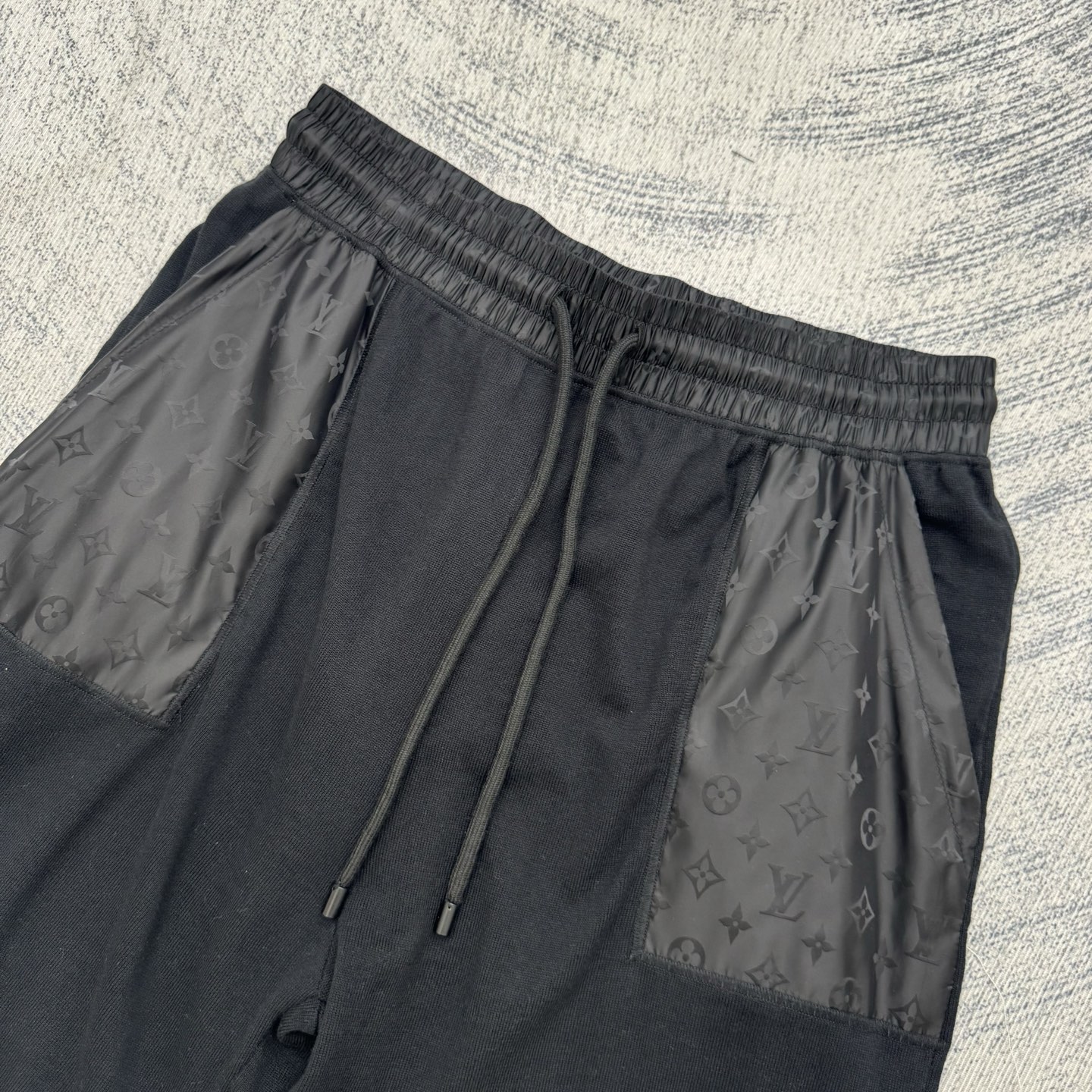 Louis Vuitton 1v SS26 春夏新款 Monogram尼龙口袋针织短裤