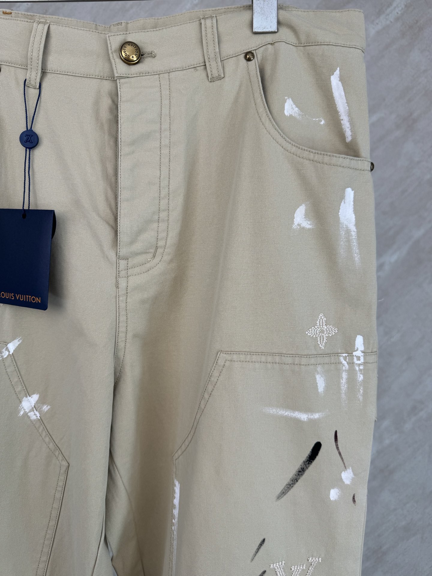 Louis Vuitton 1v 涂鸦泼墨标识刺绣工装牛仔裤