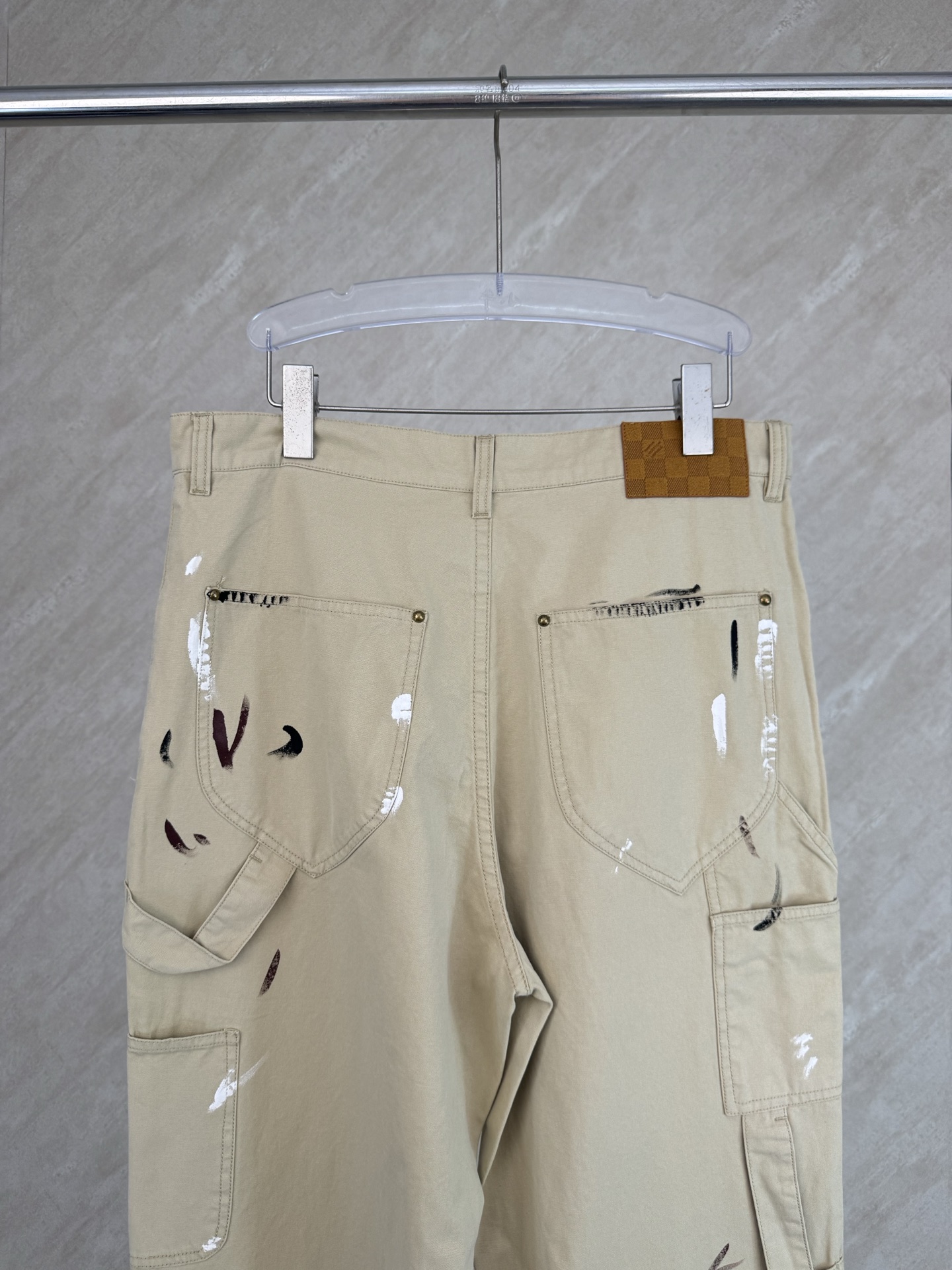 Louis Vuitton 1v 涂鸦泼墨标识刺绣工装牛仔裤