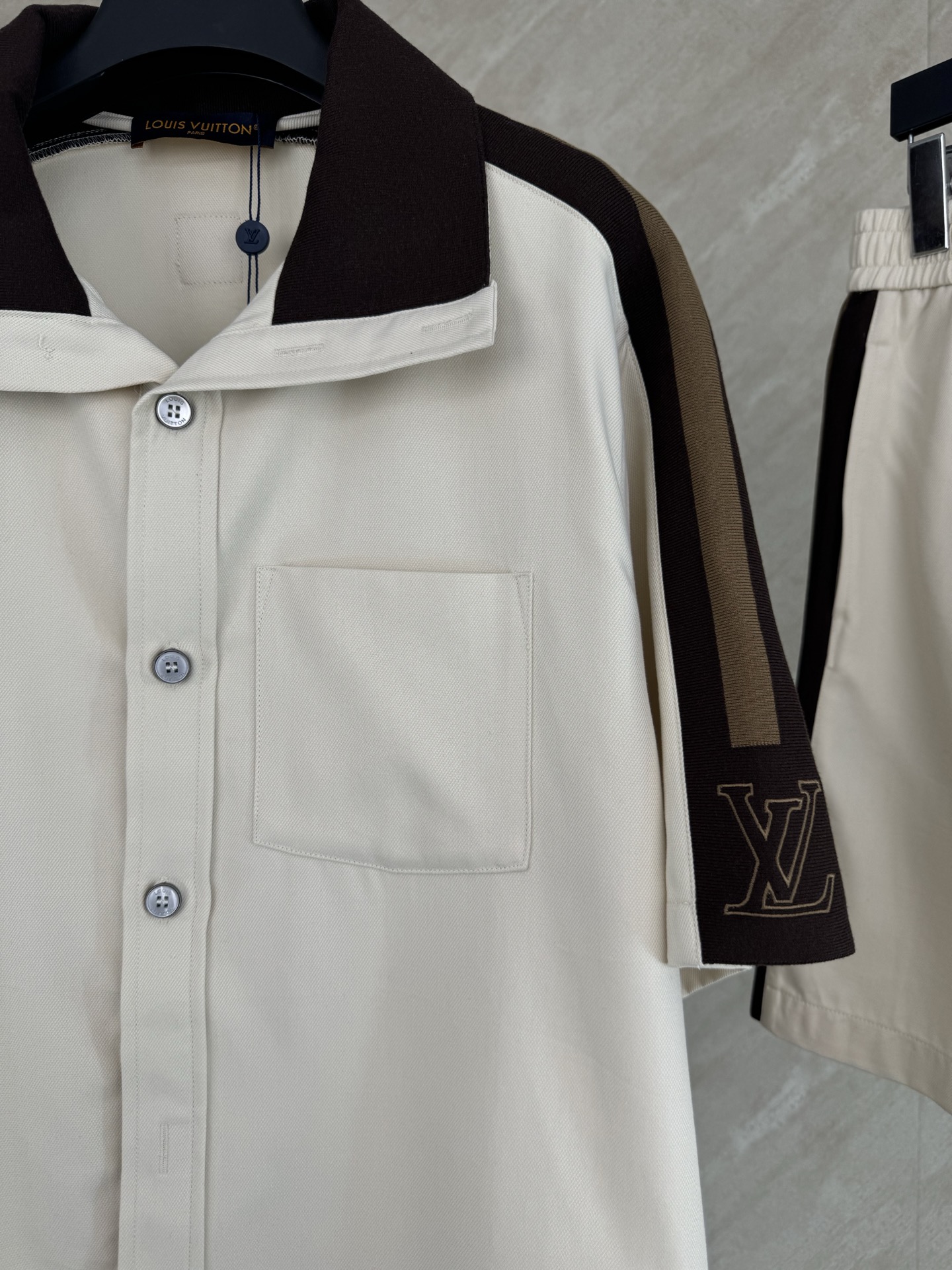 Louis Vuitton 1V SS26 夏季新款撞色织带标识短袖衬衫