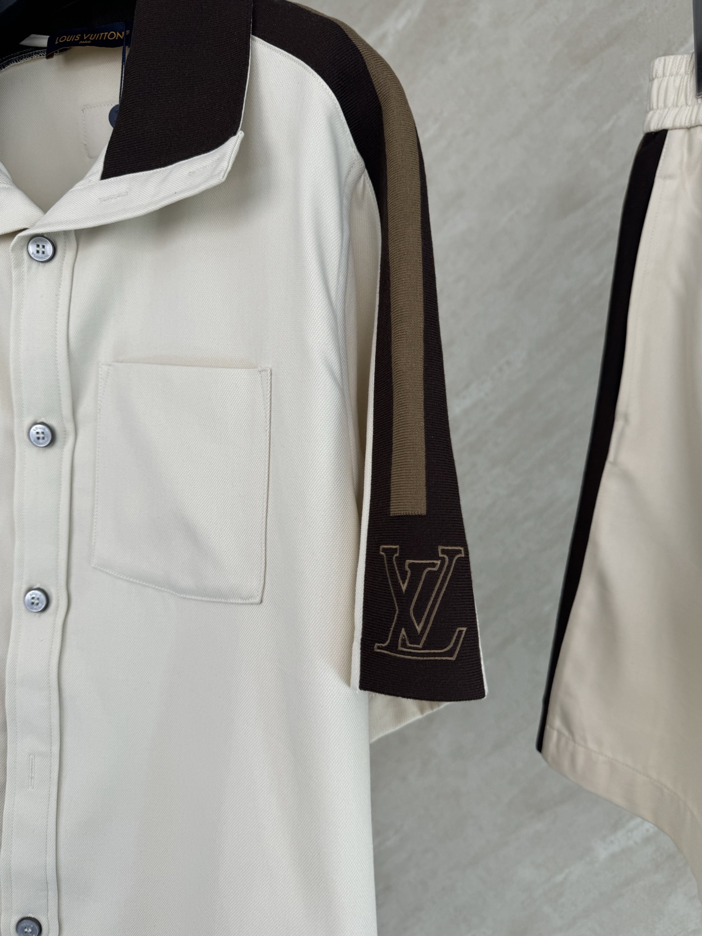 Louis Vuitton 1V SS26 夏季新款撞色织带标识短袖衬衫