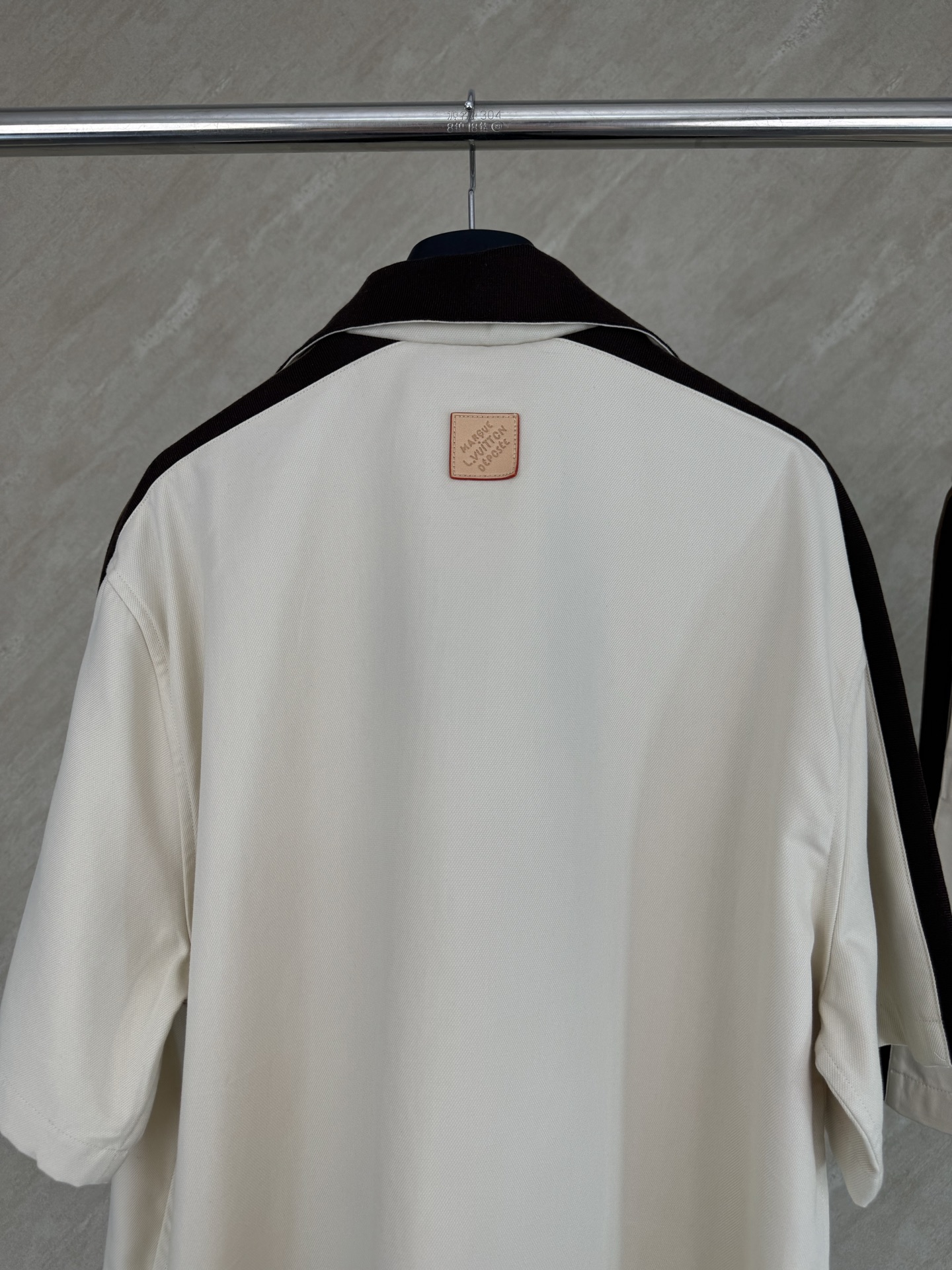 Louis Vuitton 1V SS26 夏季新款撞色织带标识短袖衬衫