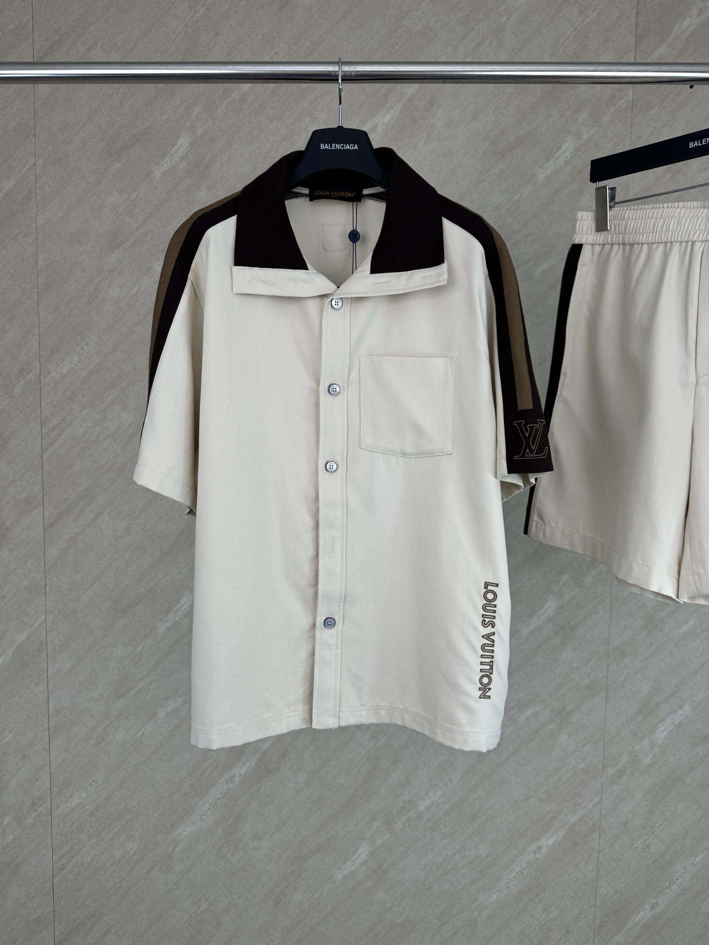Louis Vuitton 1V SS26 夏季新款撞色织带标识短袖衬衫