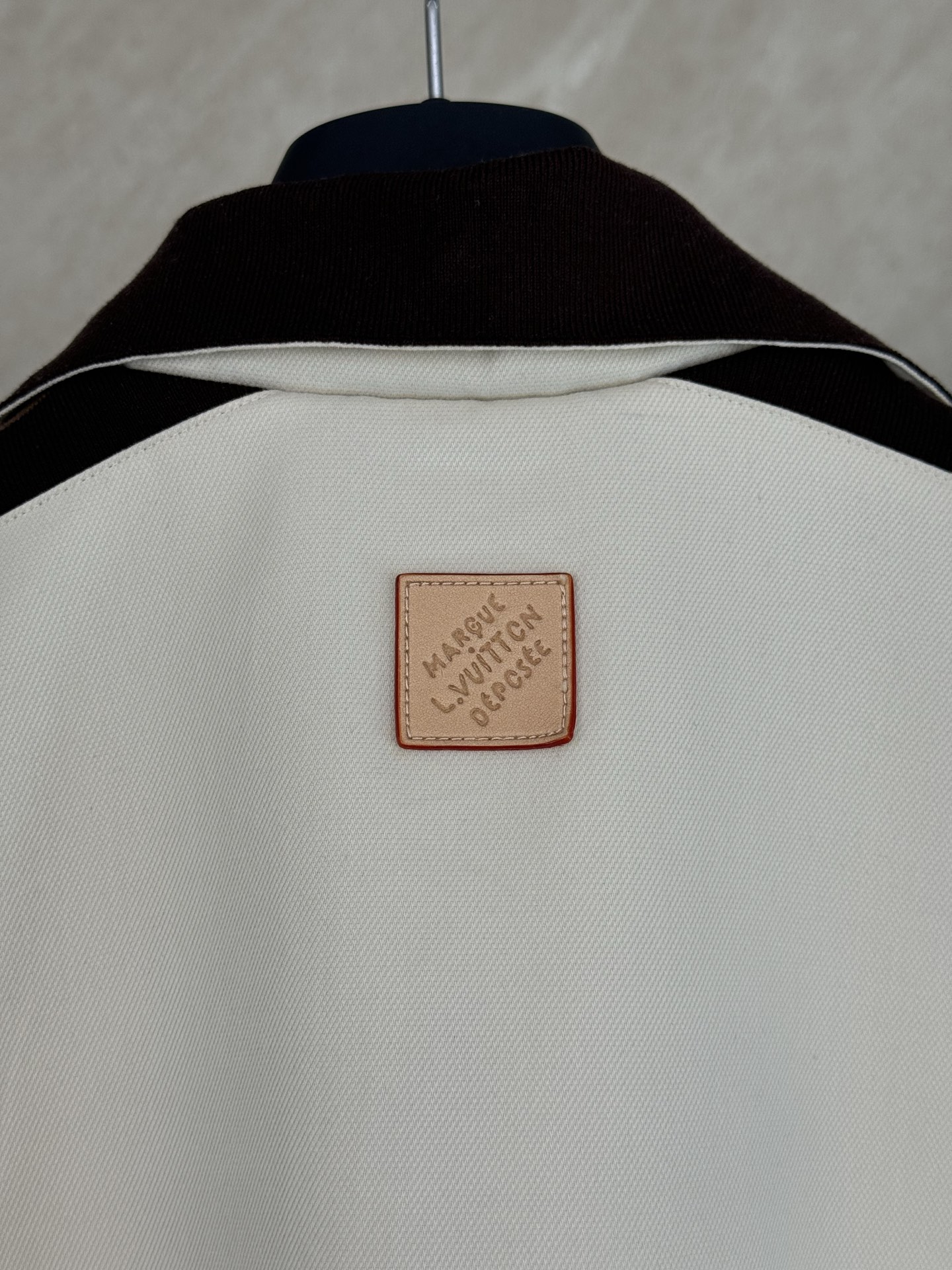Louis Vuitton 1V SS26 夏季新款撞色织带标识短袖衬衫