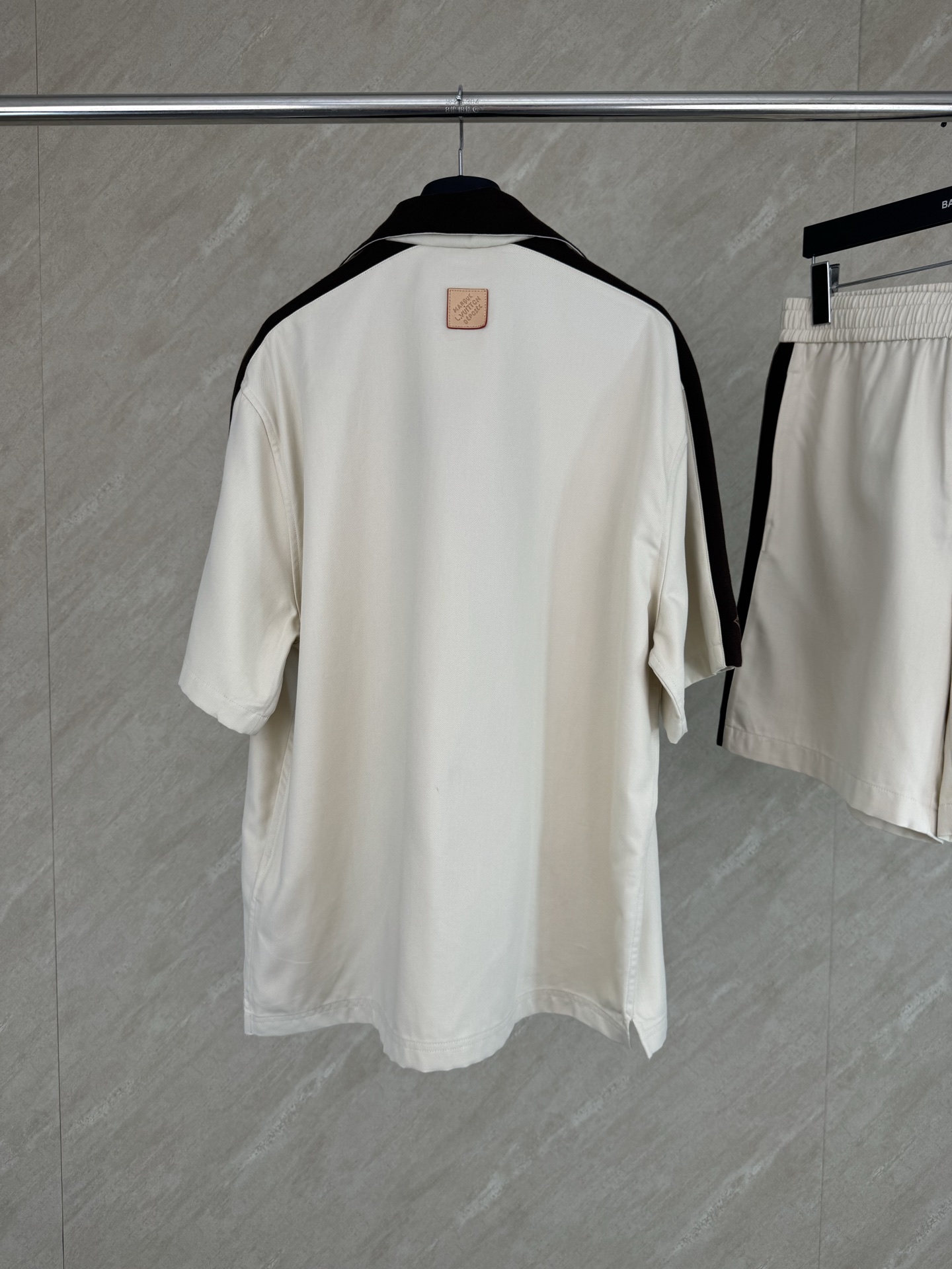 Louis Vuitton 1V SS26 夏季新款撞色织带标识短袖衬衫