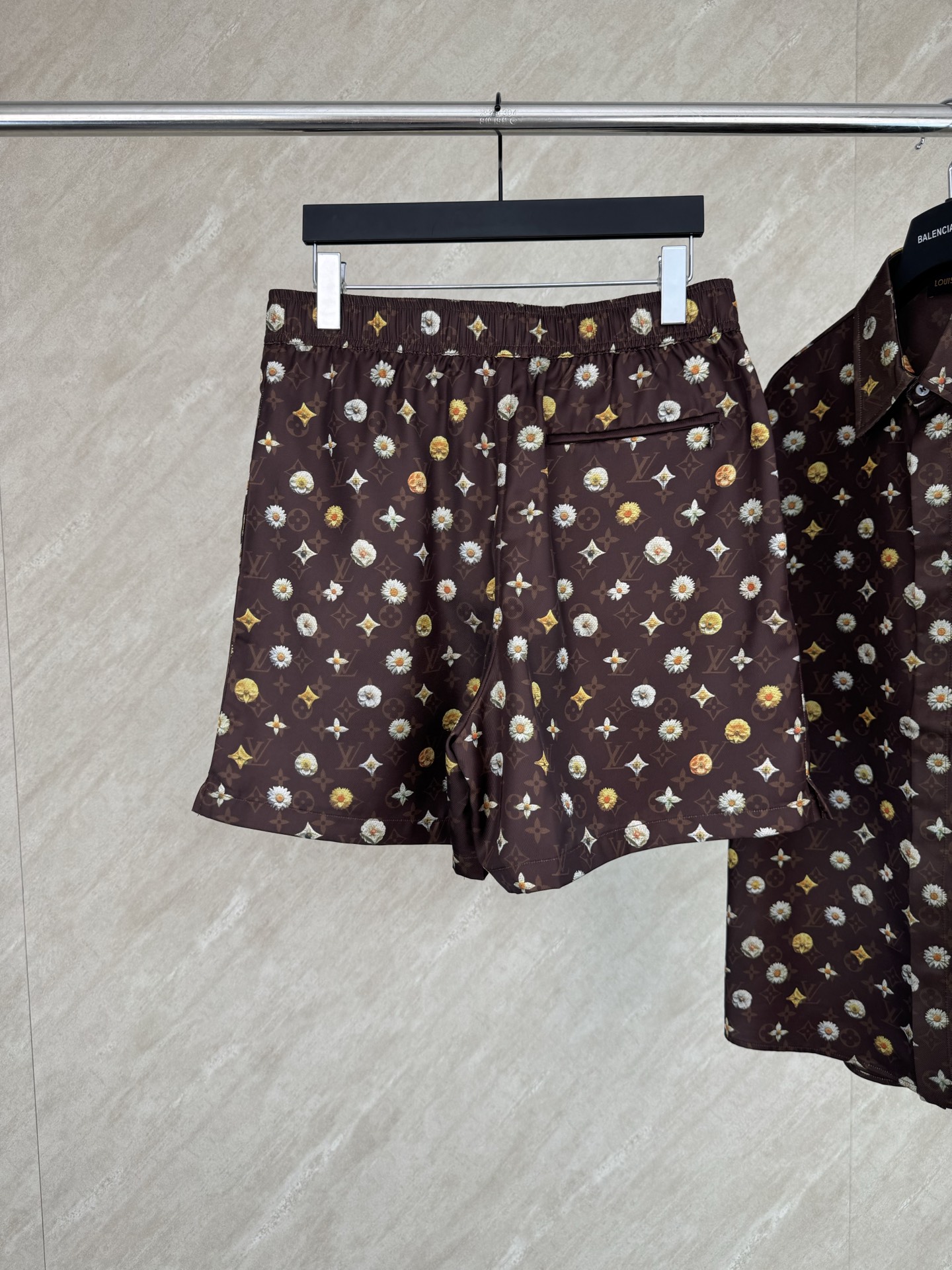 Louis Vuitton 1v SS26 夏季系列Monogram雏菊印花套装短裤