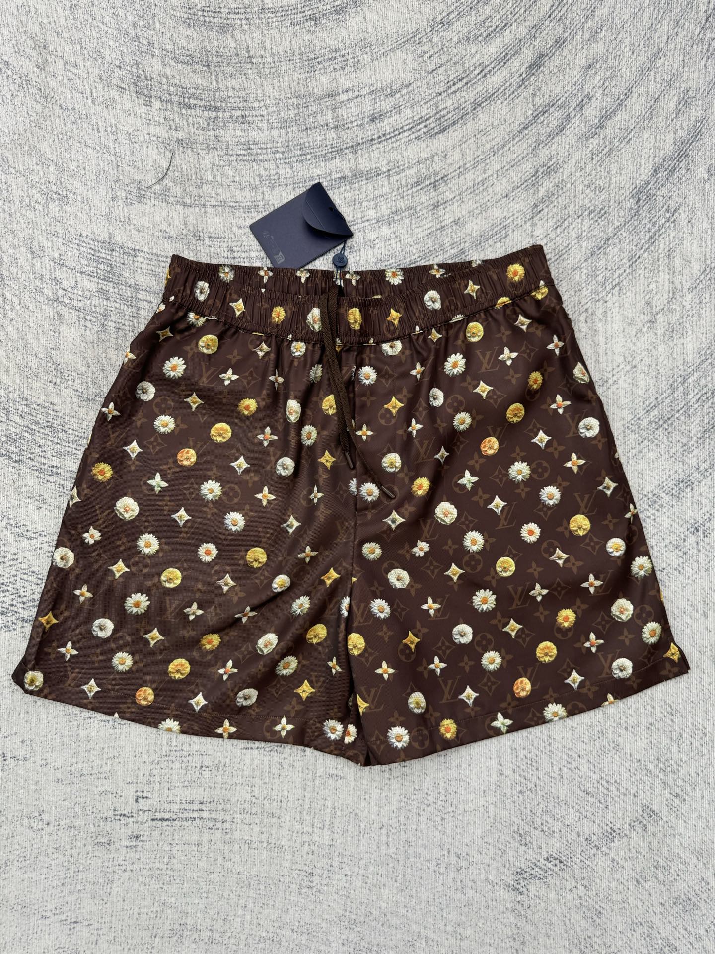 Louis Vuitton 1v SS26 夏季系列Monogram雏菊印花套装短裤