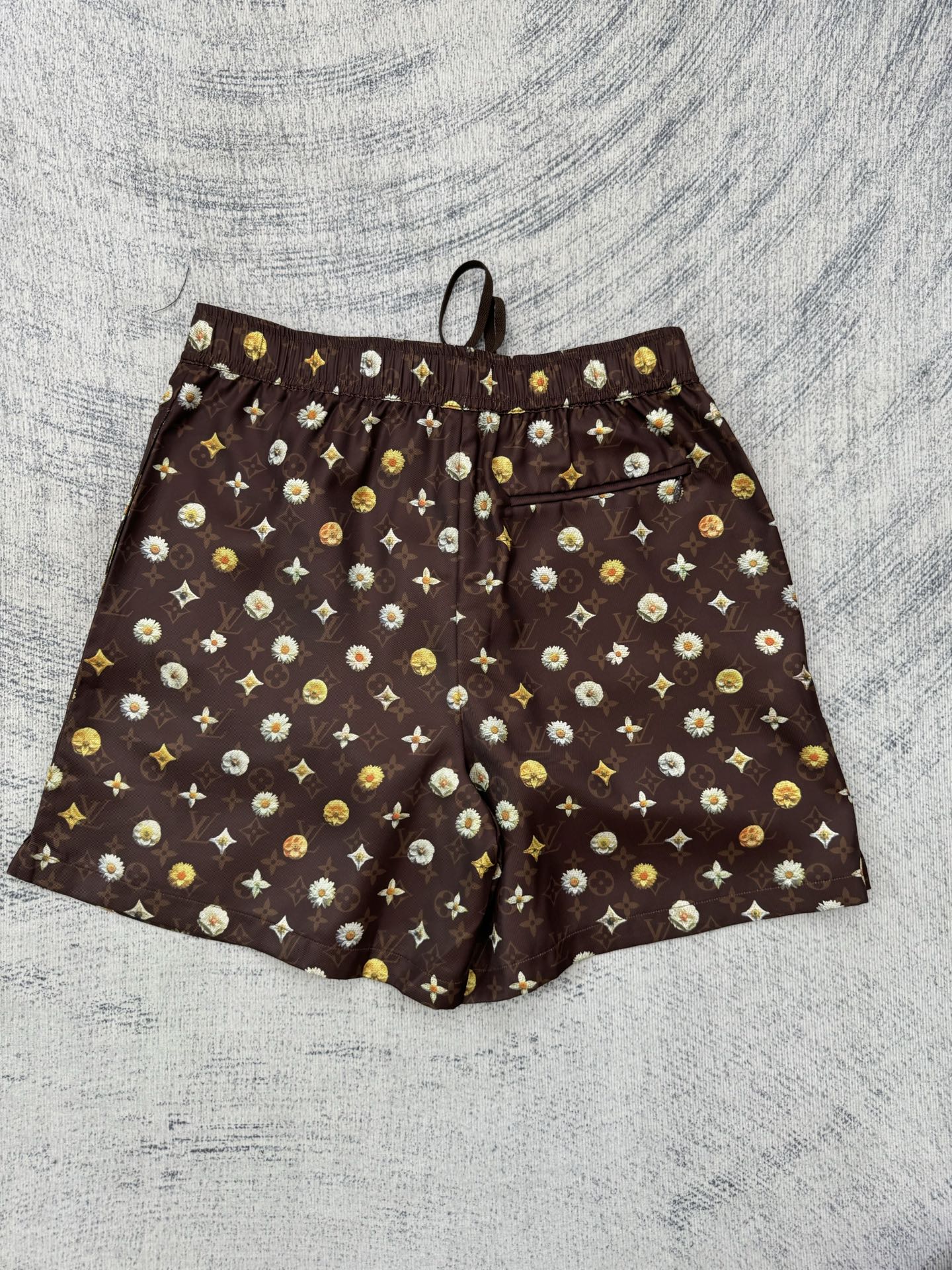Louis Vuitton 1v SS26 夏季系列Monogram雏菊印花套装短裤