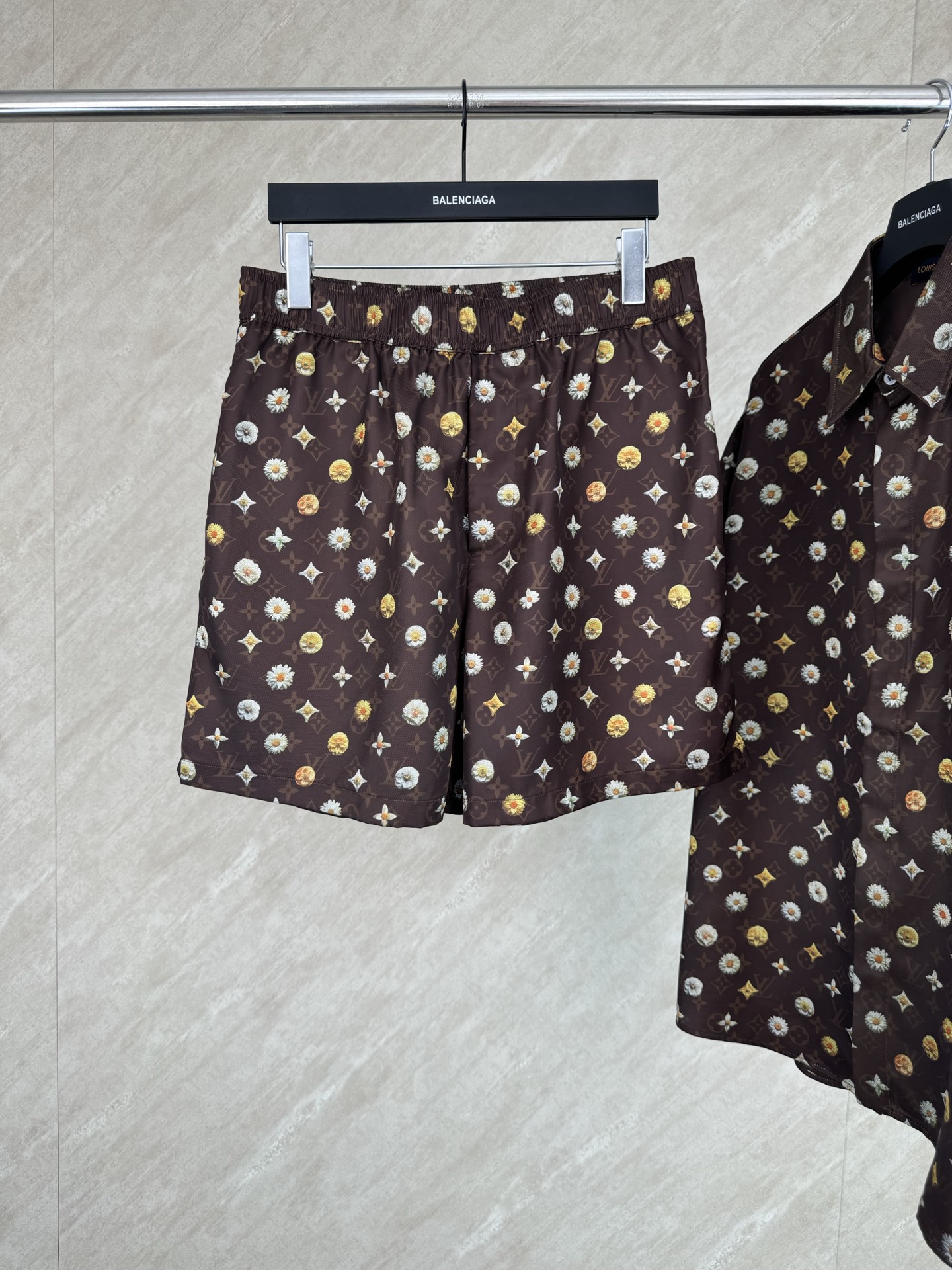 Louis Vuitton 1v SS26 夏季系列Monogram雏菊印花套装短裤