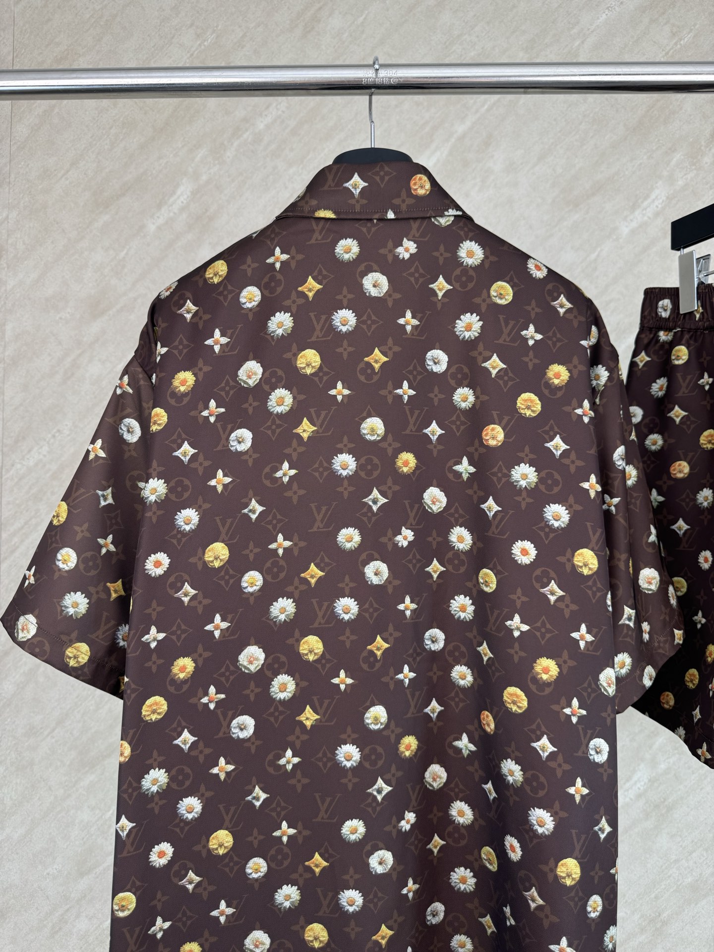 Louis Vuitton 1v SS26 夏季系列Monogram雏菊印花套装短袖衬衫