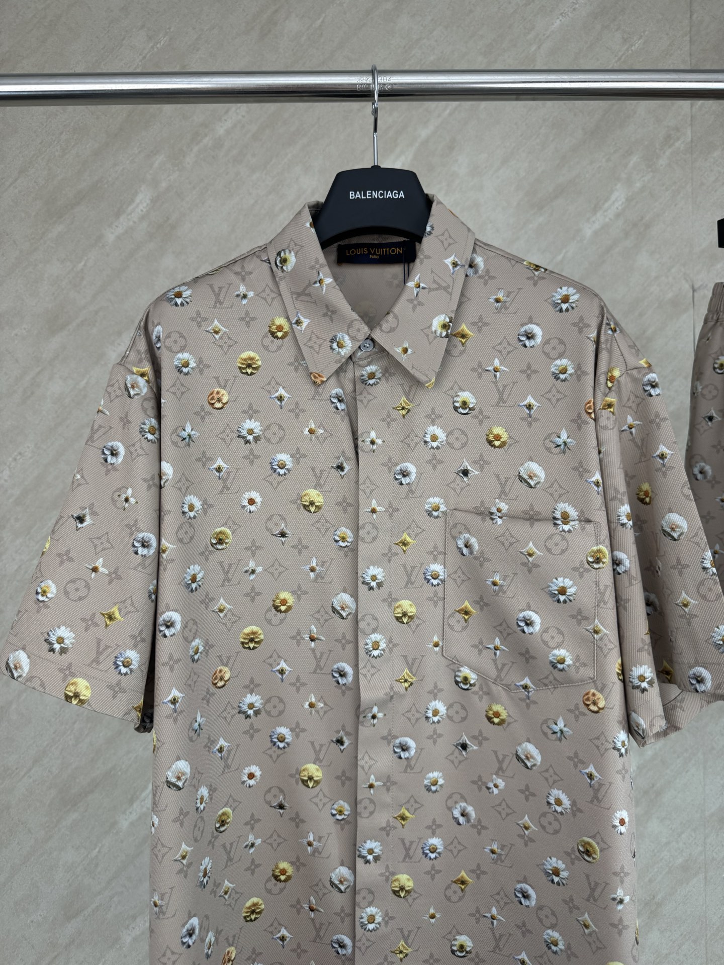 Louis Vuitton 1v SS26 夏季系列Monogram雏菊印花套装短袖衬衫