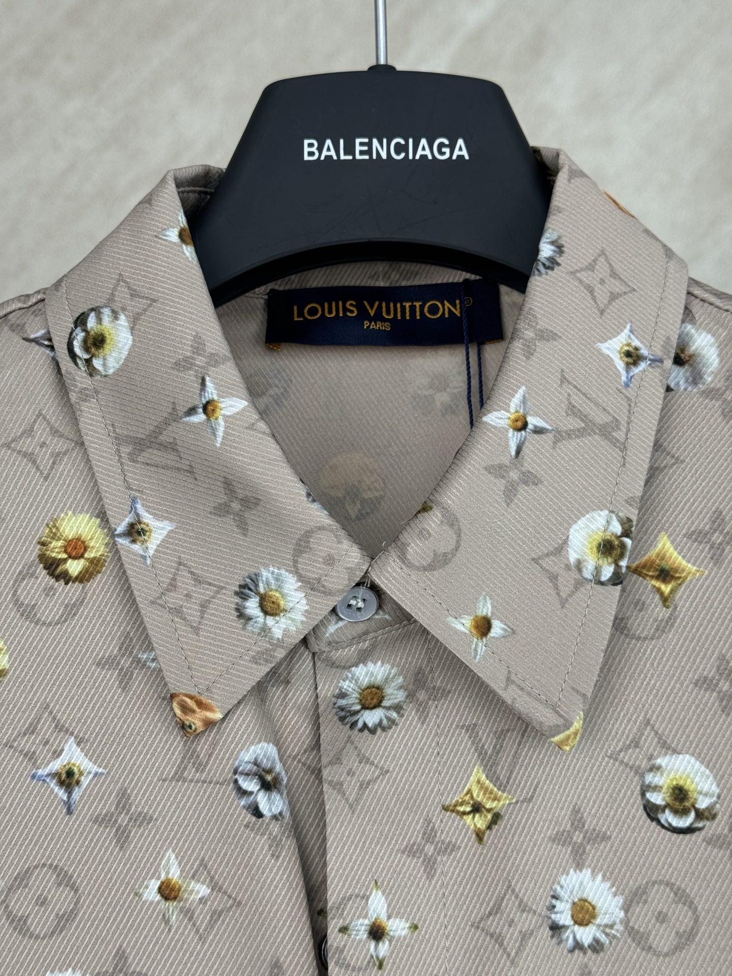 Louis Vuitton 1v SS26 夏季系列Monogram雏菊印花套装短袖衬衫