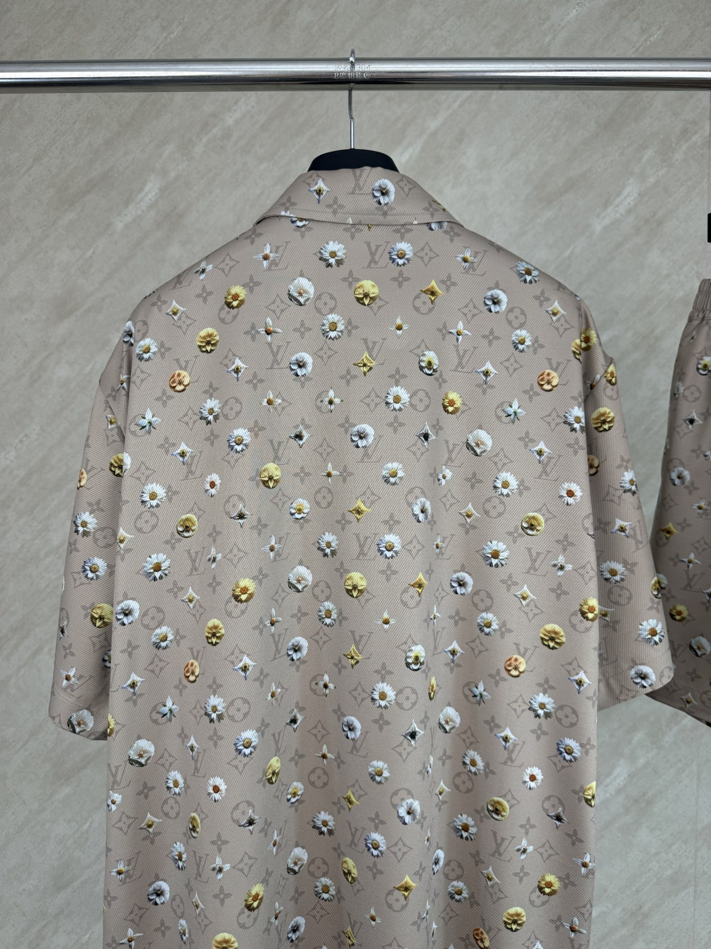 Louis Vuitton 1v SS26 夏季系列Monogram雏菊印花套装短袖衬衫