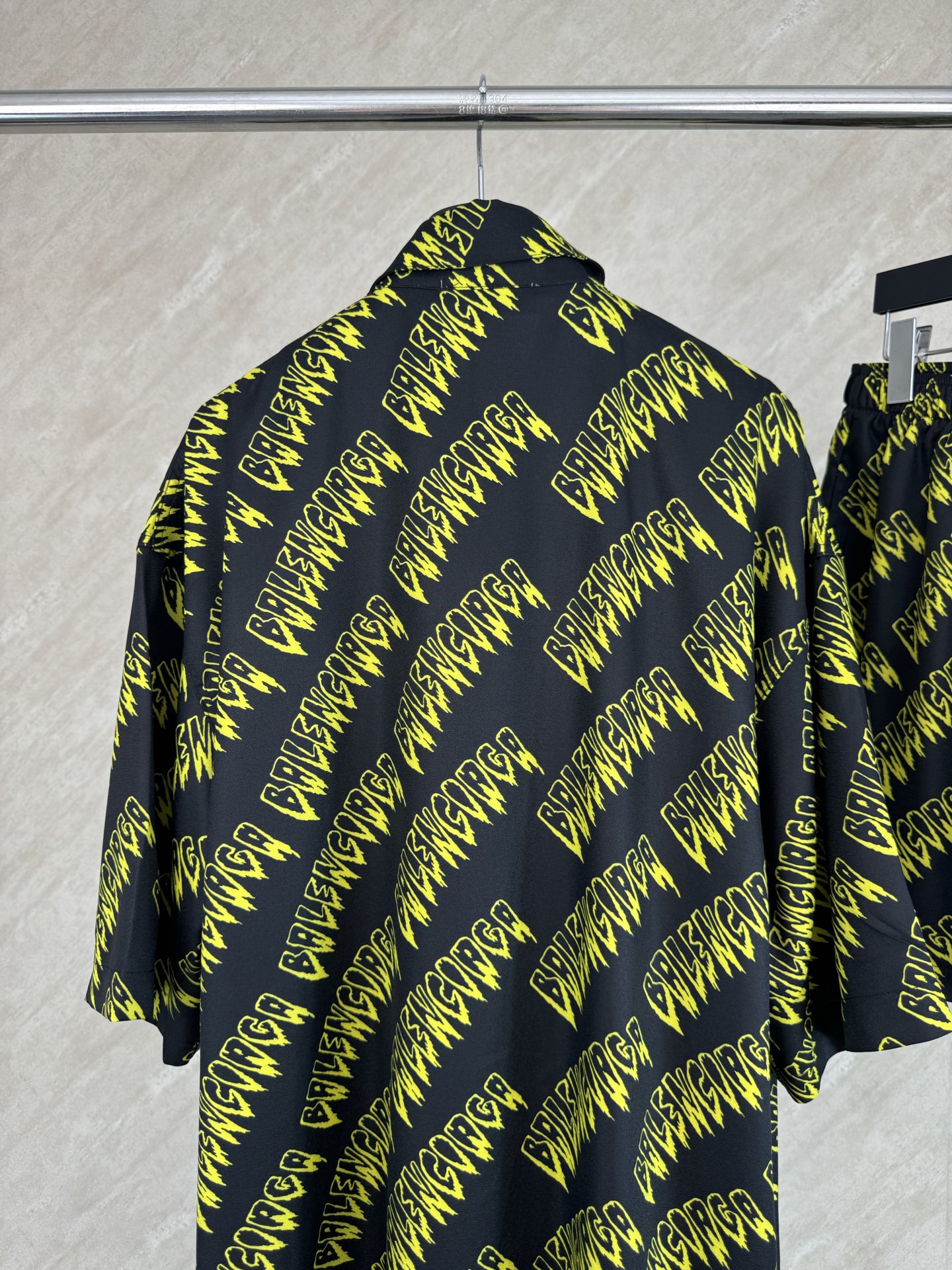 Balenciaga Balenciaga 巴黎世家 26SS 满印涂鸦字母短袖衬衫