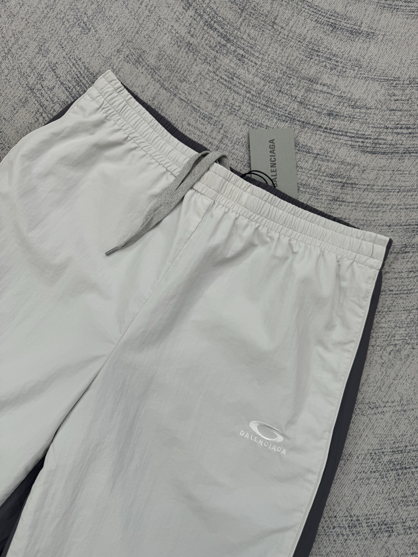 Balenciaga Balancinga 巴黎世家 26SS 拼色圆环刺绣休闲短裤