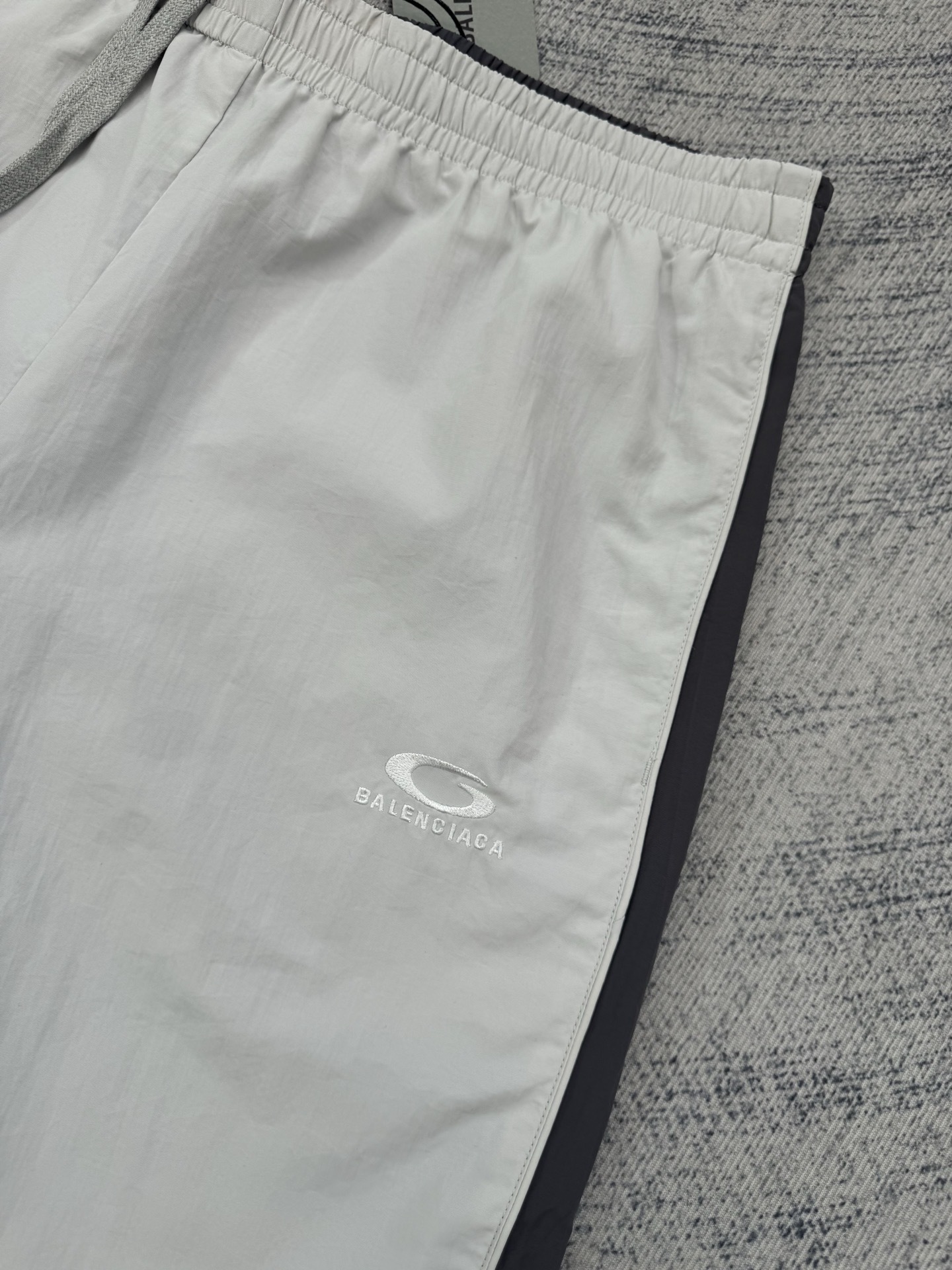 Balenciaga Balancinga 巴黎世家 26SS 拼色圆环刺绣休闲短裤