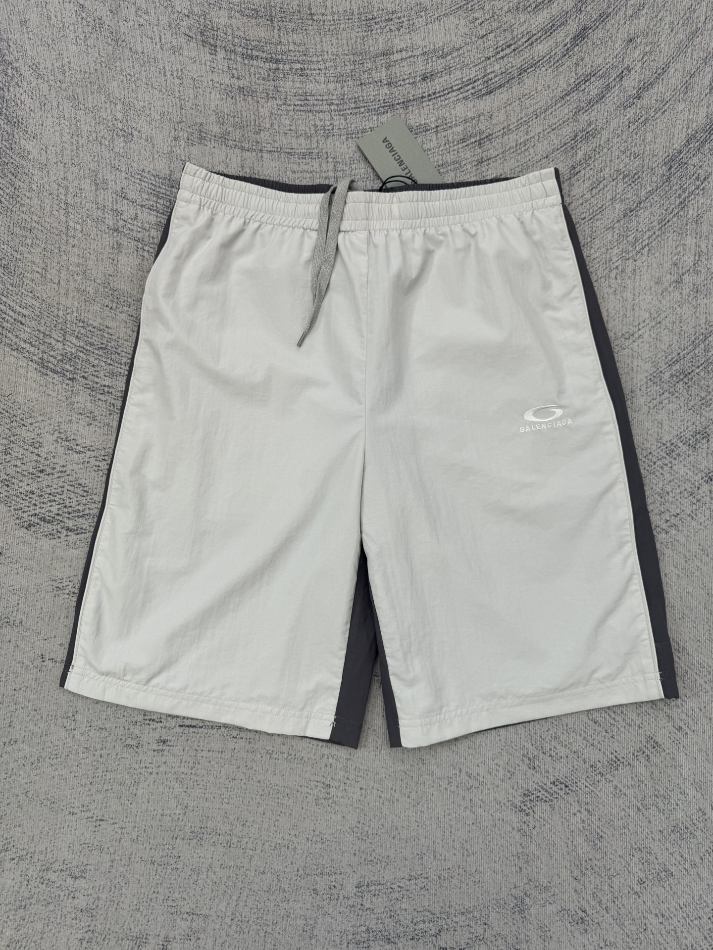 Balenciaga Balancinga 巴黎世家 26SS 拼色圆环刺绣休闲短裤
