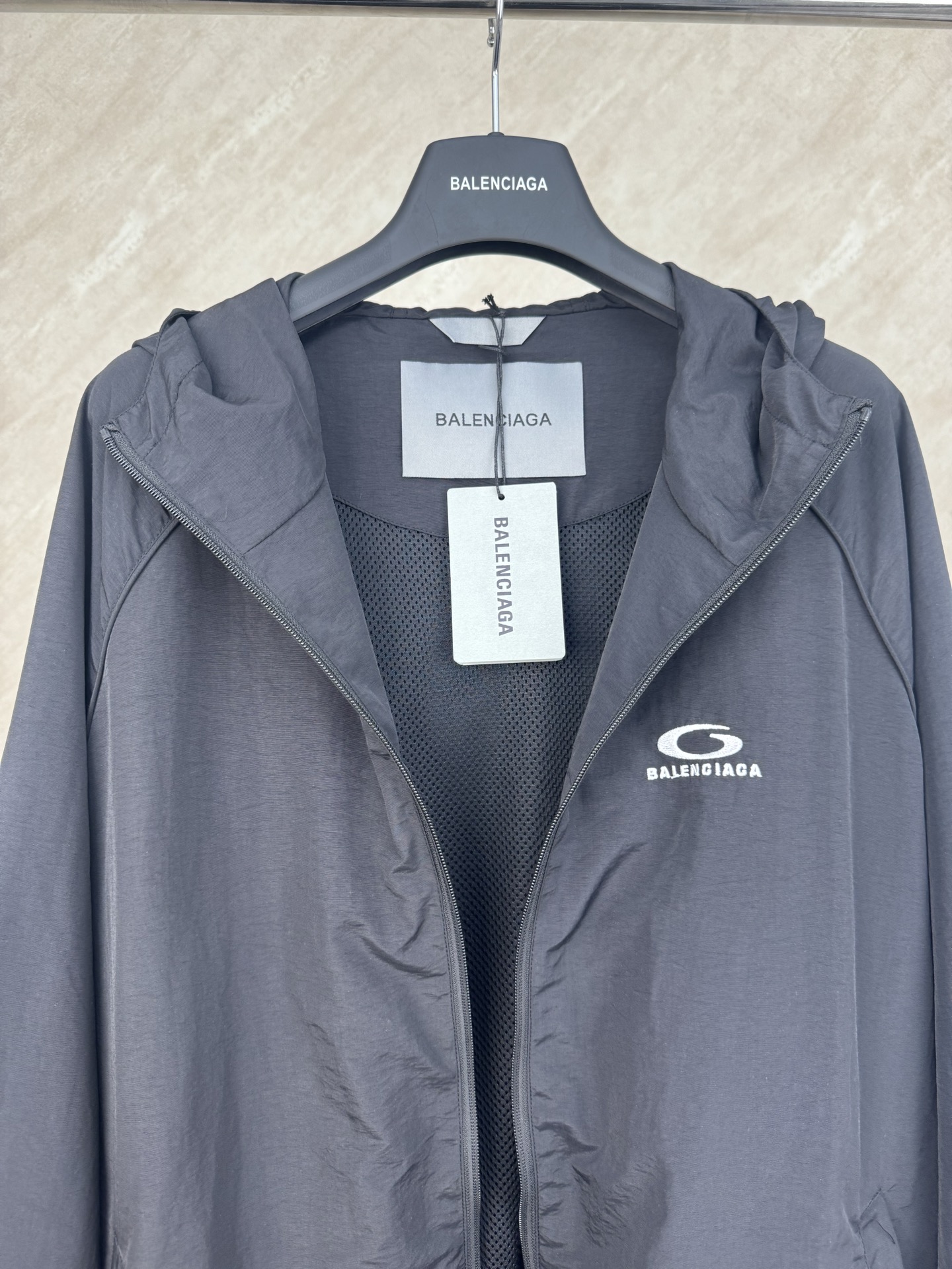 Balenciaga Bal 巴黎世家 环勾字母刺绣弹力梭织上衣外套