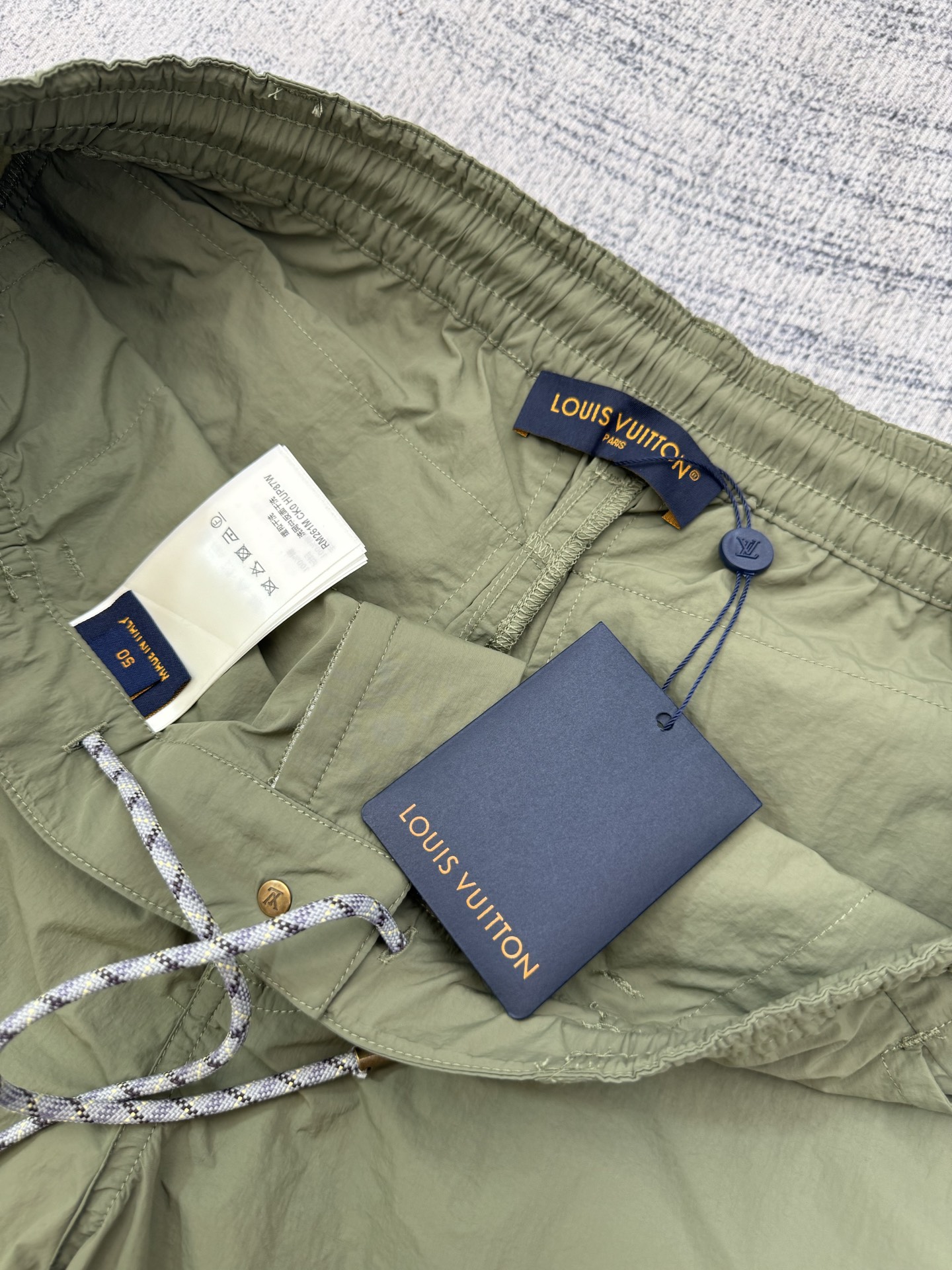 Louis Vuitton 1v SS26 纯色直筒登山工装休闲长裤